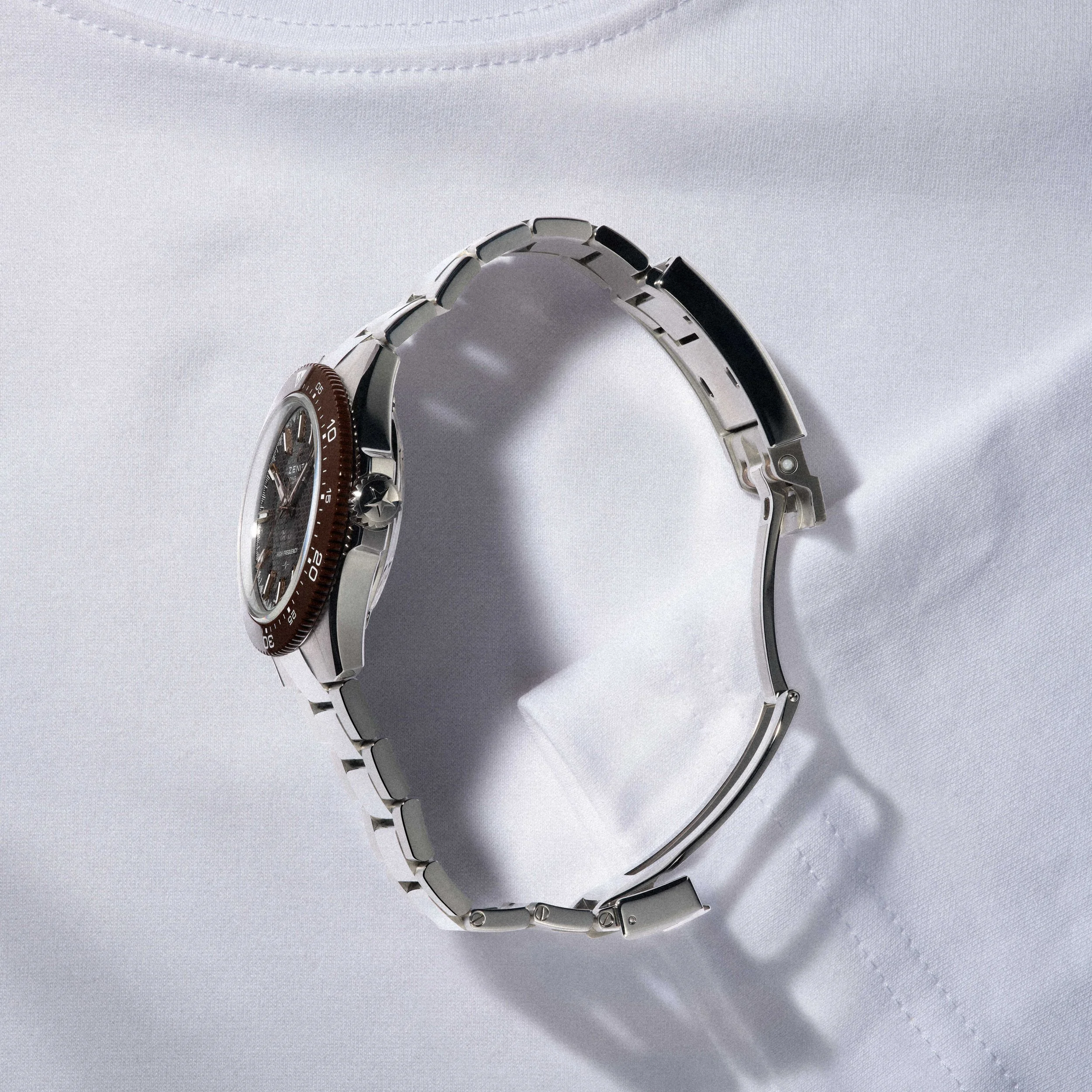2-STILL-3_CHRONOMASTER-Solo-Sport_03.5001.3620.72.M5000_1x1.jpg