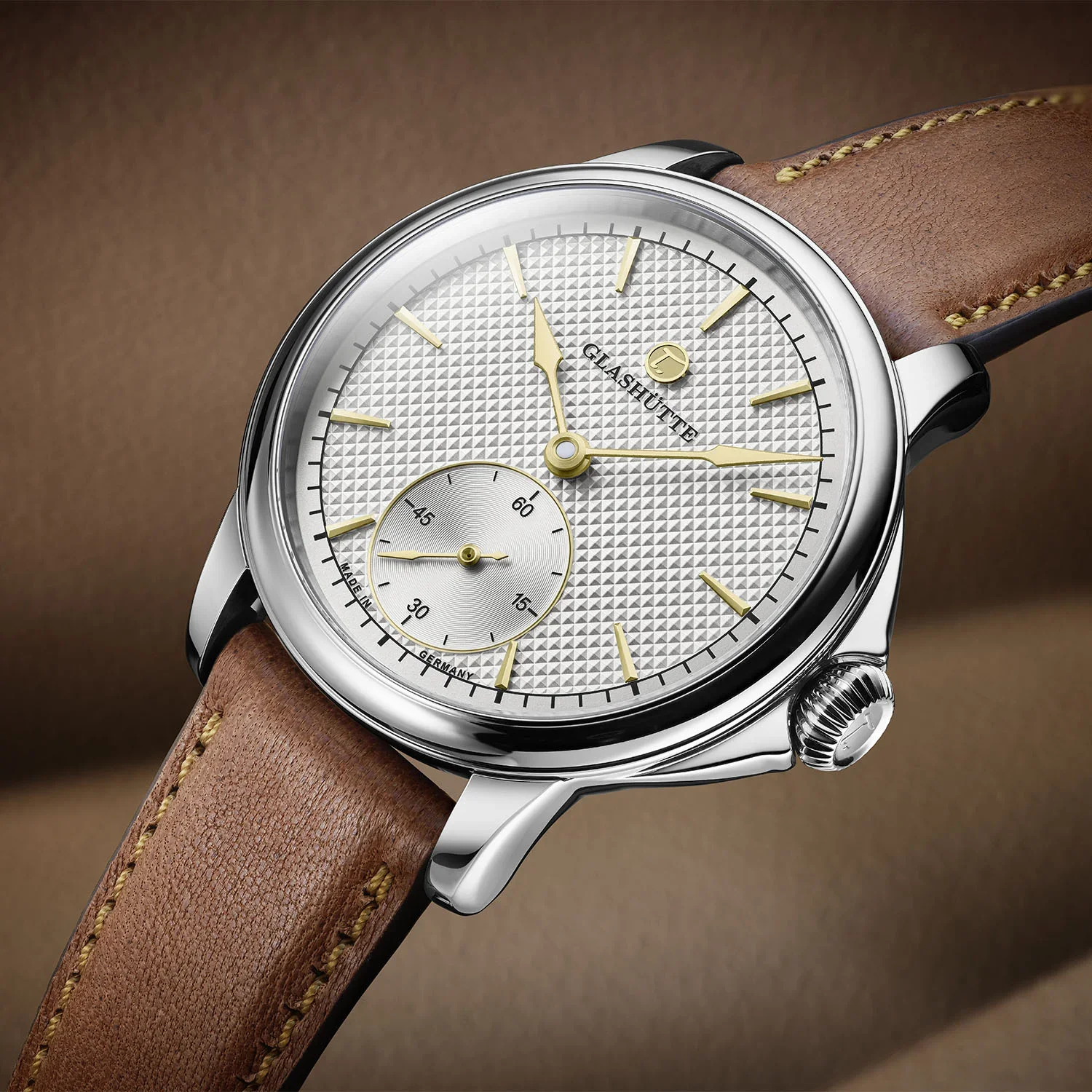 Tutima-Patria-Grade-5-Titanium-and-18k-Gold-Calibre-617-in-house-6612-09-2.webp