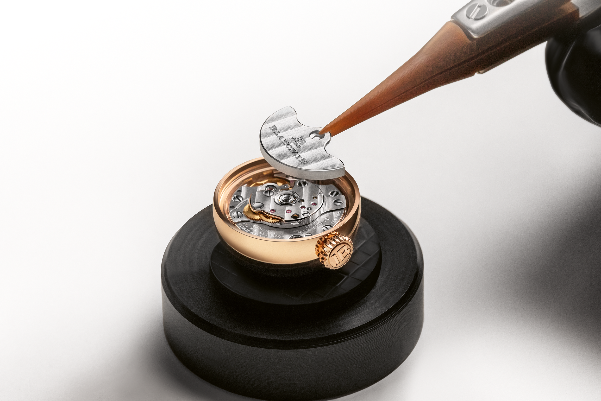 55_BLANCPAIN_RK_LADYBIRD_SAVOIRFAIRE_RET_03_RGB.png