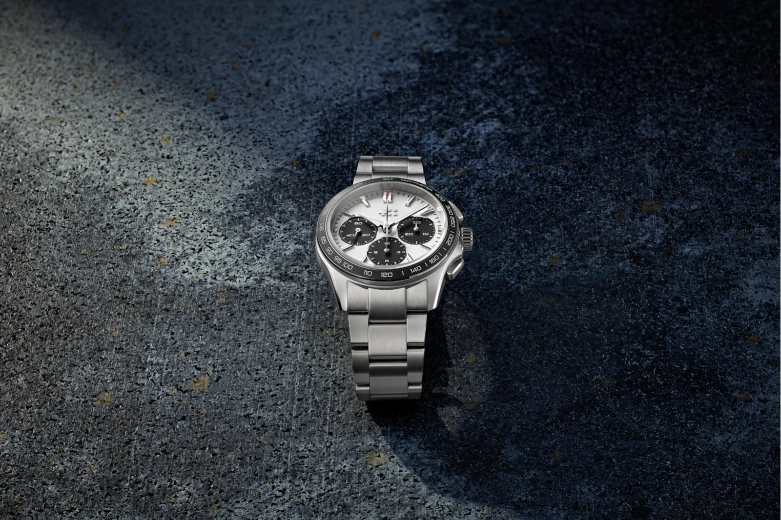 Christopher-Ward-C63-Sealander-Chronograph-4.jpg