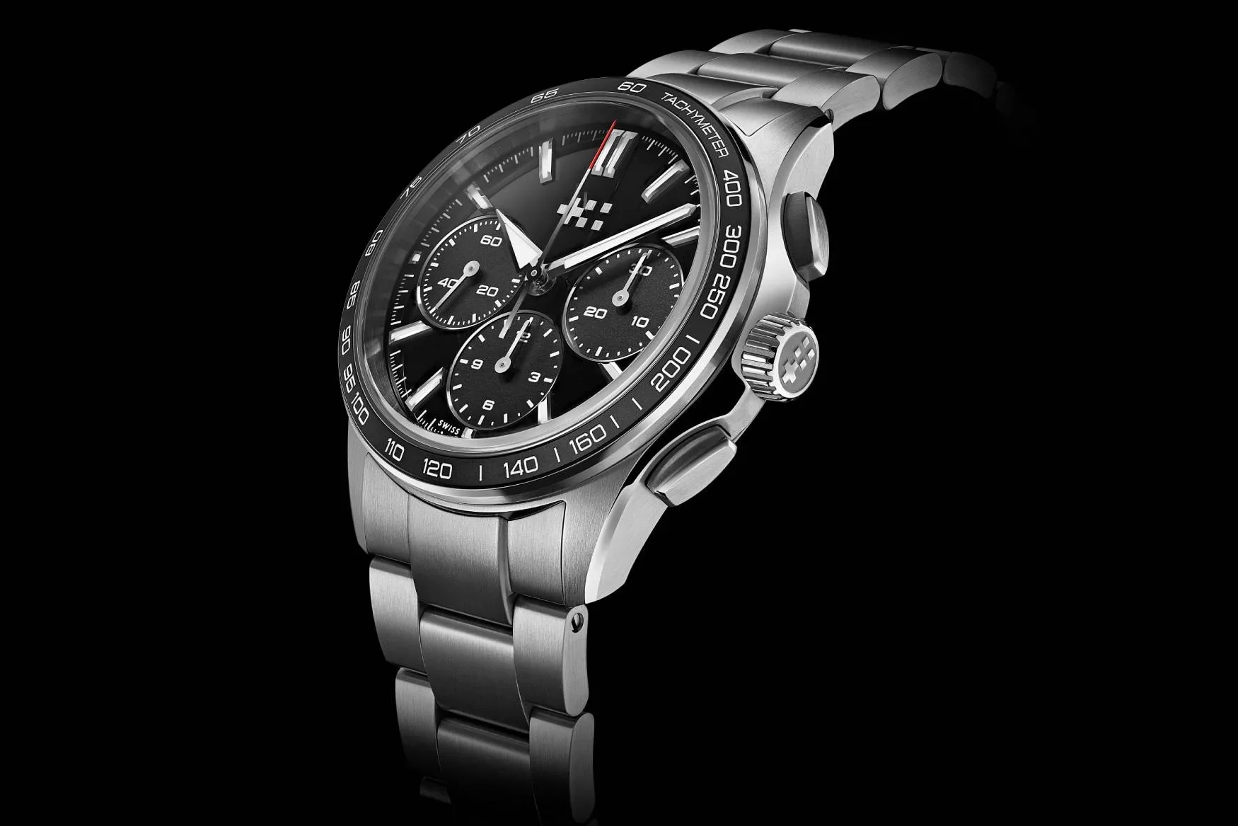 Christopher-Ward-C63-Sealander-Chrono-Black-bracelet-angle.jpg.webp