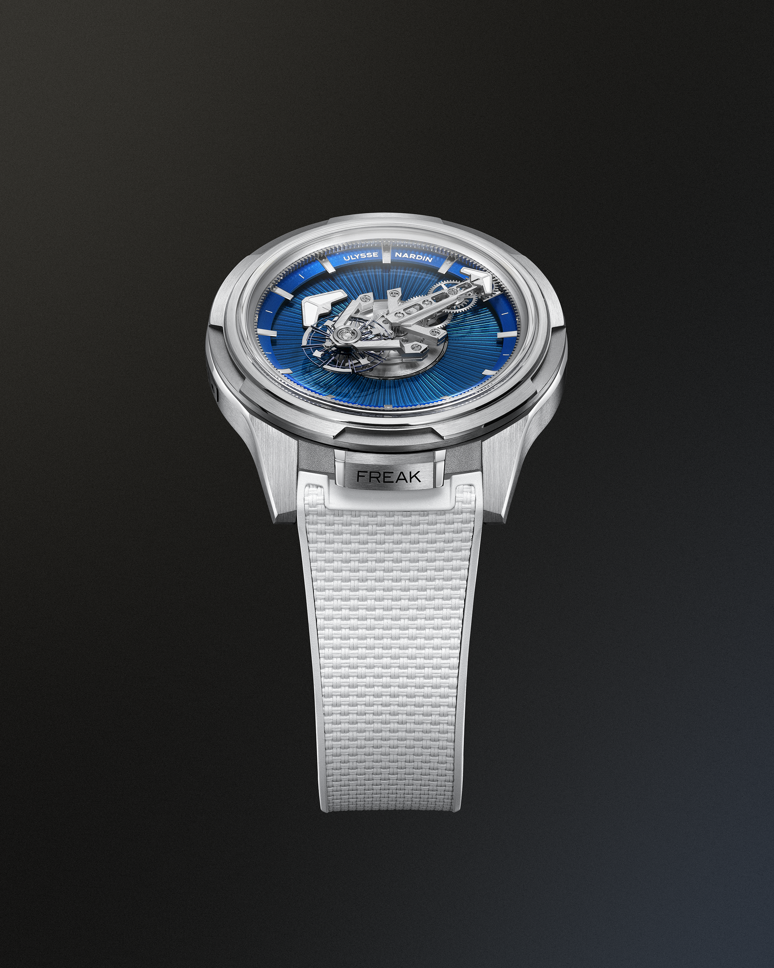 2403-500LE-3AE-BLUE_3A Cobra Low.png