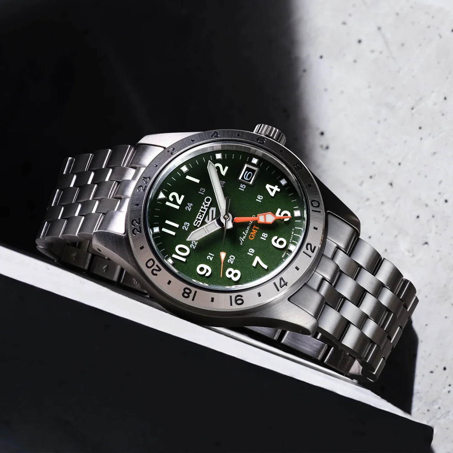 2026-new-colours-Seiko-5-Sports-Field-Watch-HDB001-HDB002-6.webp