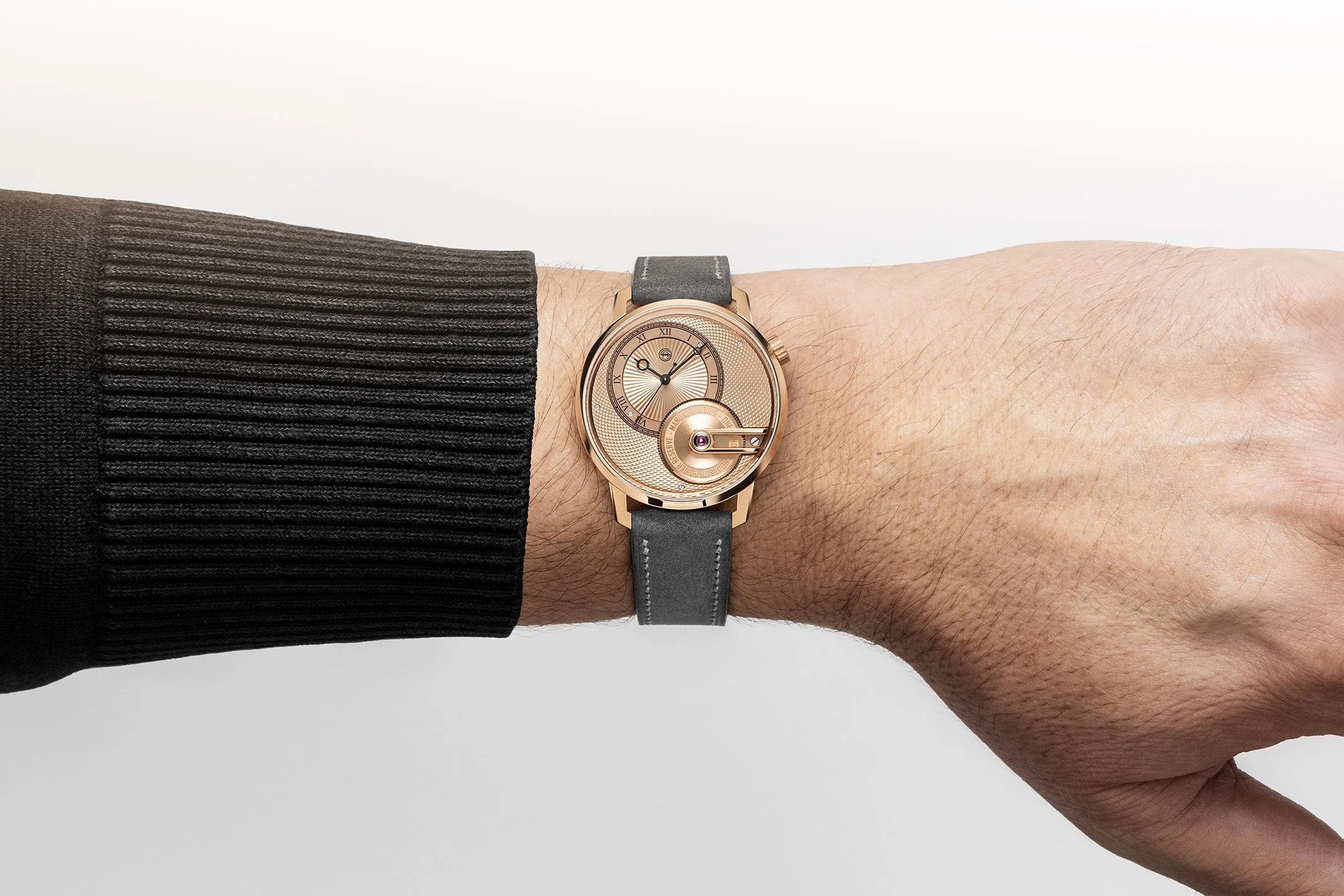 LR_04_ARMINSTROM_TRIBUTE3_SAVOIRFAIRE_RET_02.jpg