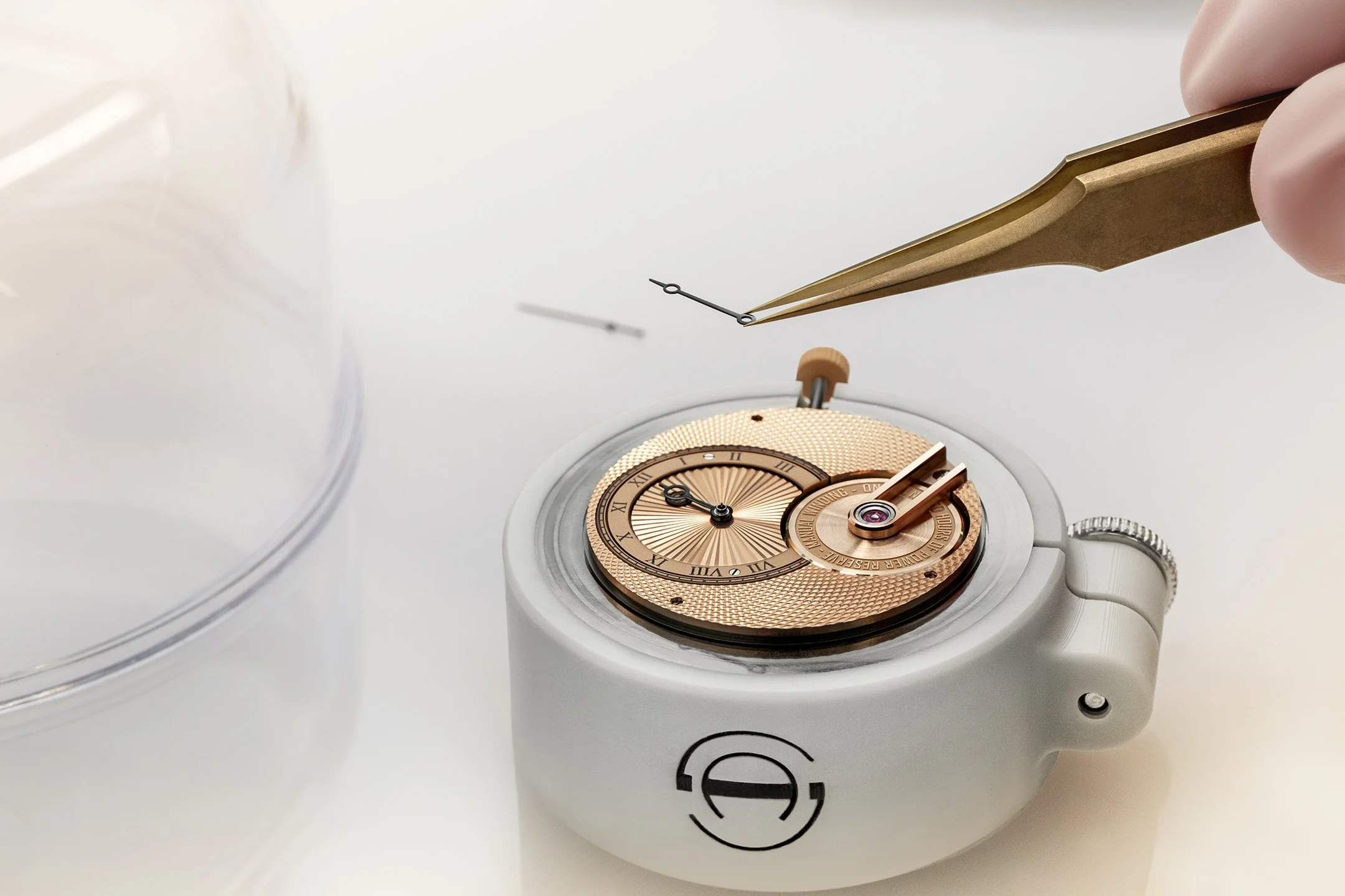 LR_10_ARMINSTROM_TRIBUTE3_SAVOIRFAIRE_RET.jpg