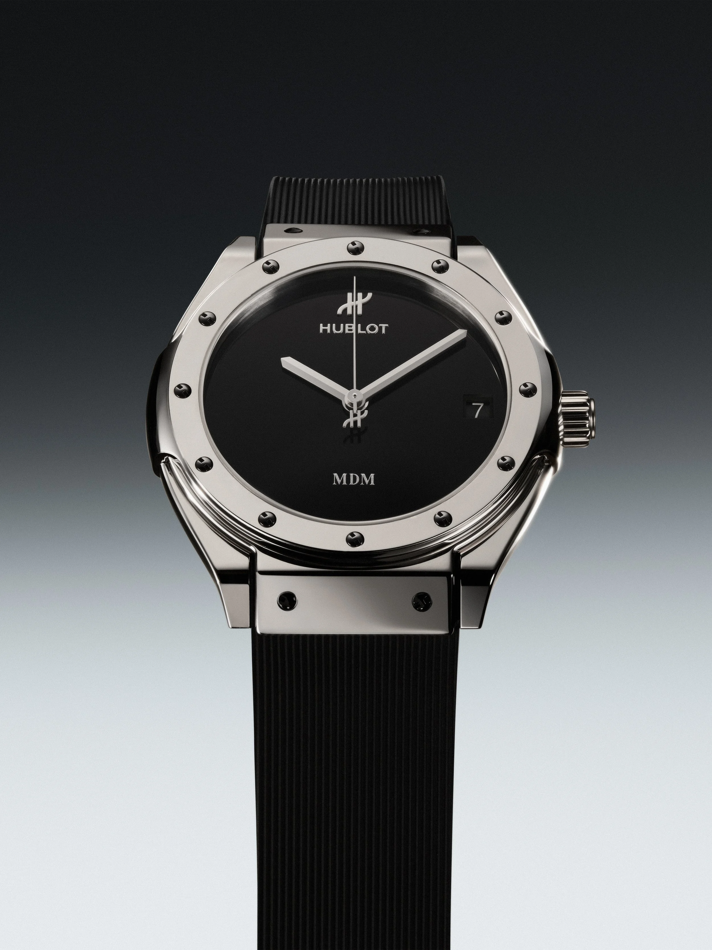 Hublot Classic Fusion Tributo White Gold (1).jpg