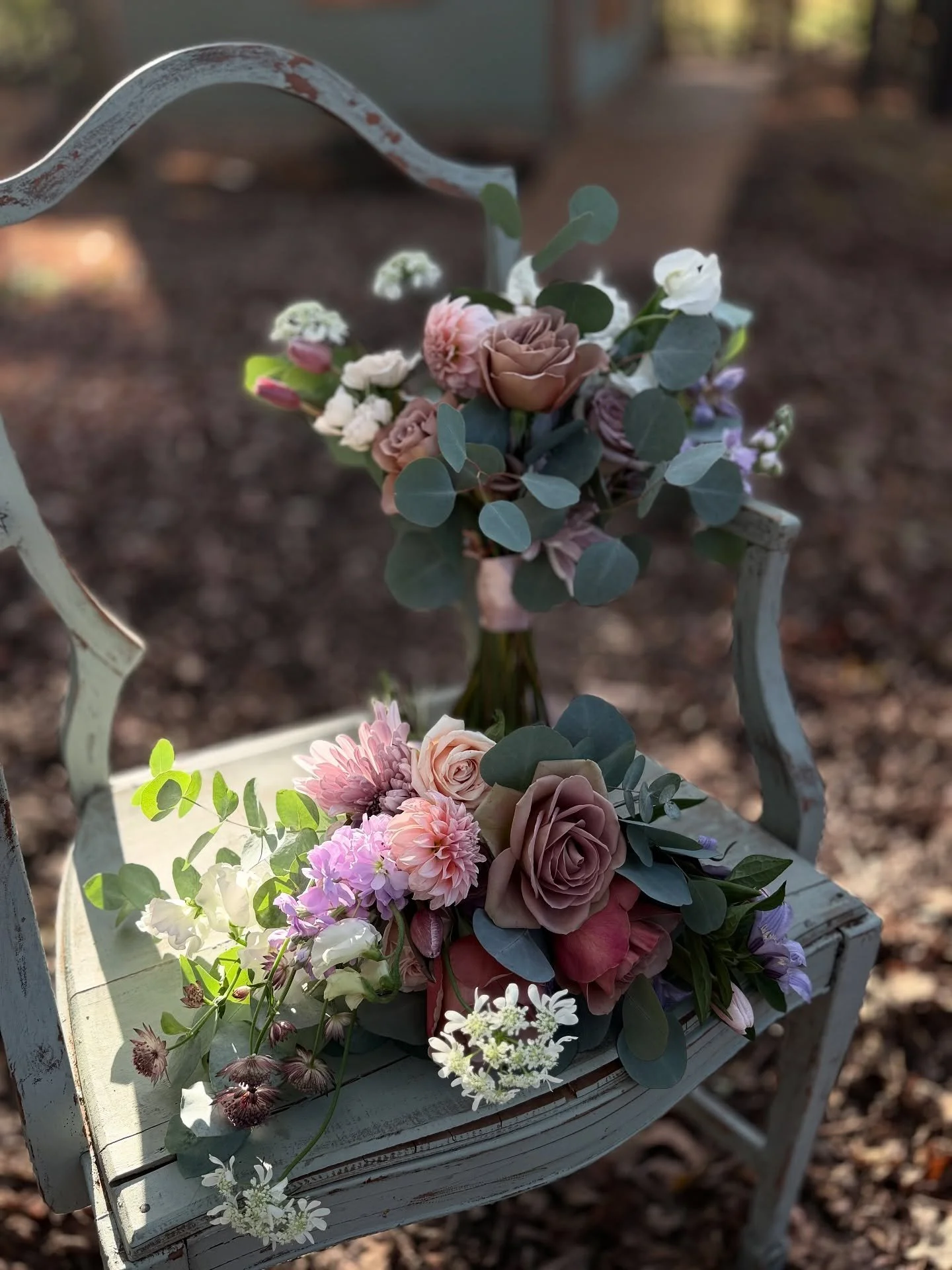 the hush between seasons &mdash;
where summer&rsquo;s warmth lingers and autumn whispers her arrival.

#sweetautumn #seasonalblooms #gardenflorals #floralartistry #adorationsbotanical