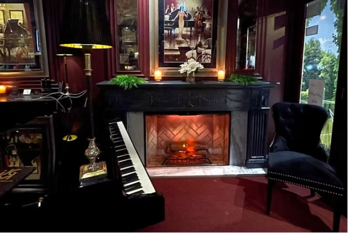 Greatest Hits of All Time on Solo Piano at the Advocate 3103