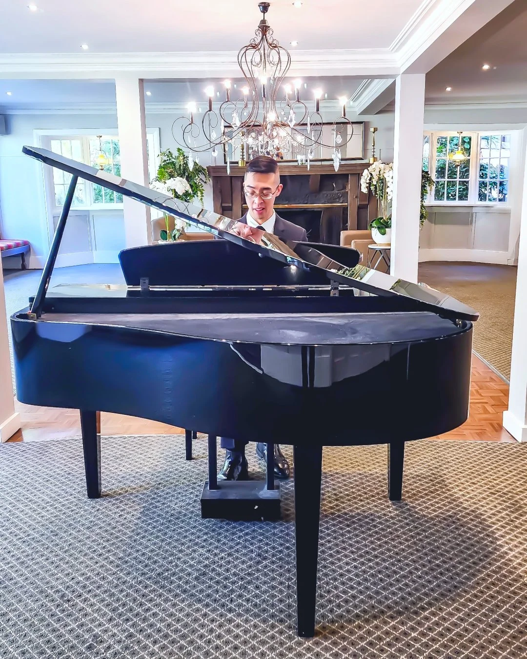 🌷 Tatra Receptions (@tatra_receptions) is a dream wedding venue &mdash; lush forest surrounds, elegant interiors and gorgeous mountain views.

Plus, multiple grand pianos across the venue make it one of the most unique places to perform.

Dreaming o