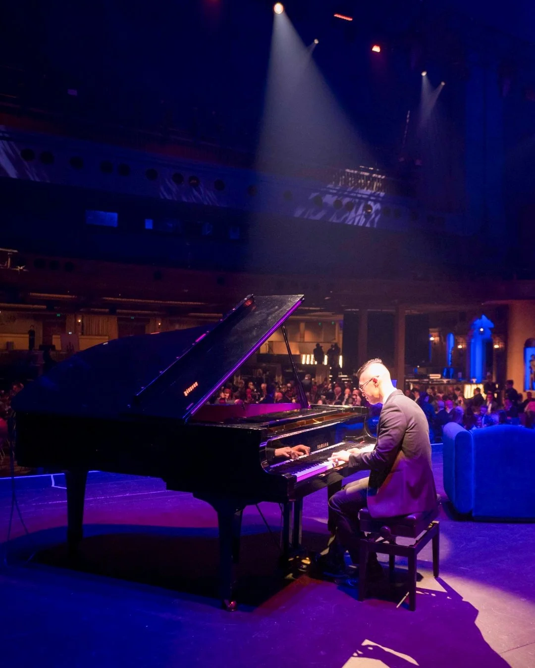 ✨ Throwback to an unforgettable night at Forum Melbourne! The energy of the crowd, the grandeur of the venue, and the sound of piano filling every corner - it was pure magic. 

Thank you to everyone who joined me in creating a night of music and memo