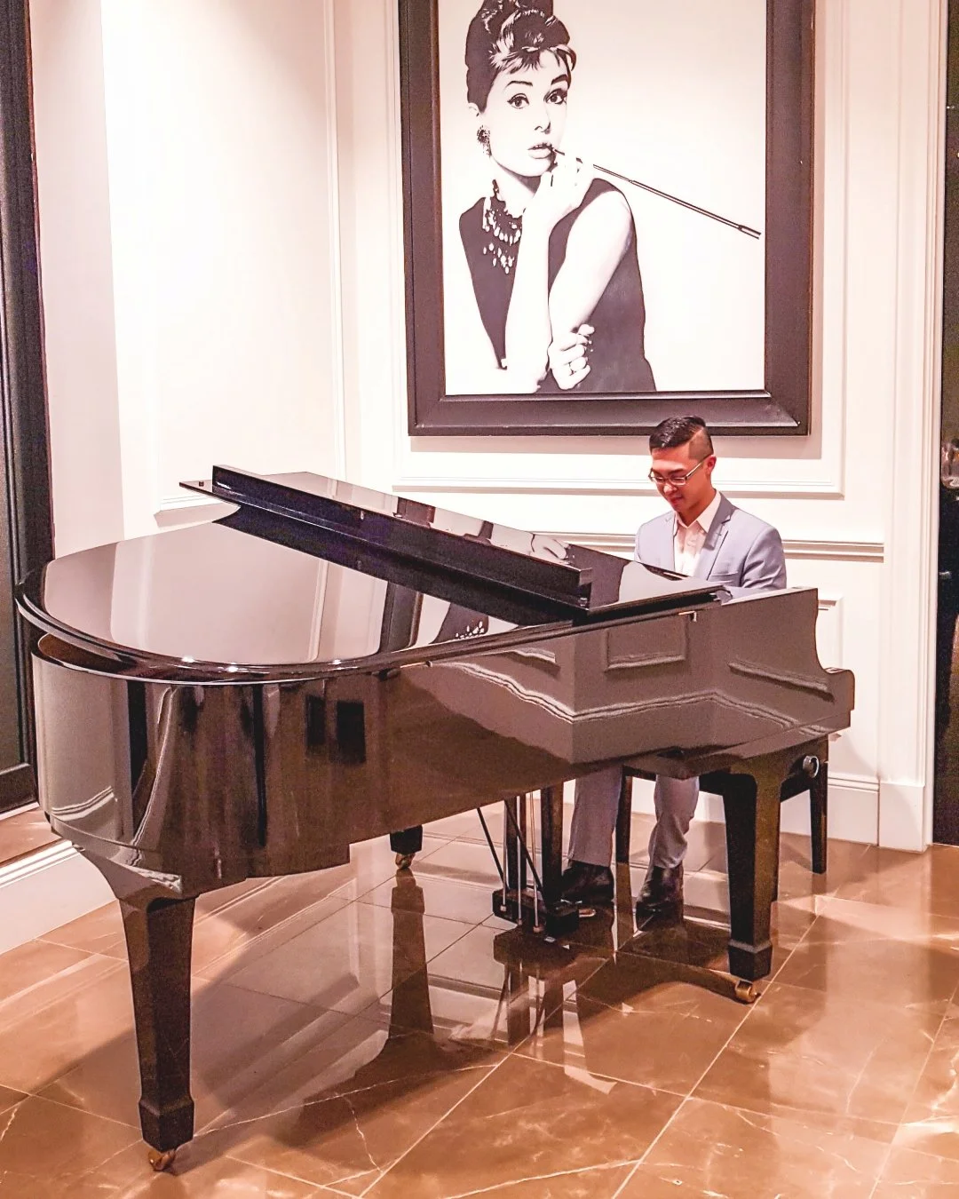 💎 White Night Receptions (@whitenightreceptions) has such a striking aesthetic &mdash; dramatic lighting, elegant interiors and a beautiful grand piano to complete the experience.

Looking for a modern and chic wedding venue with a grand piano? Get 