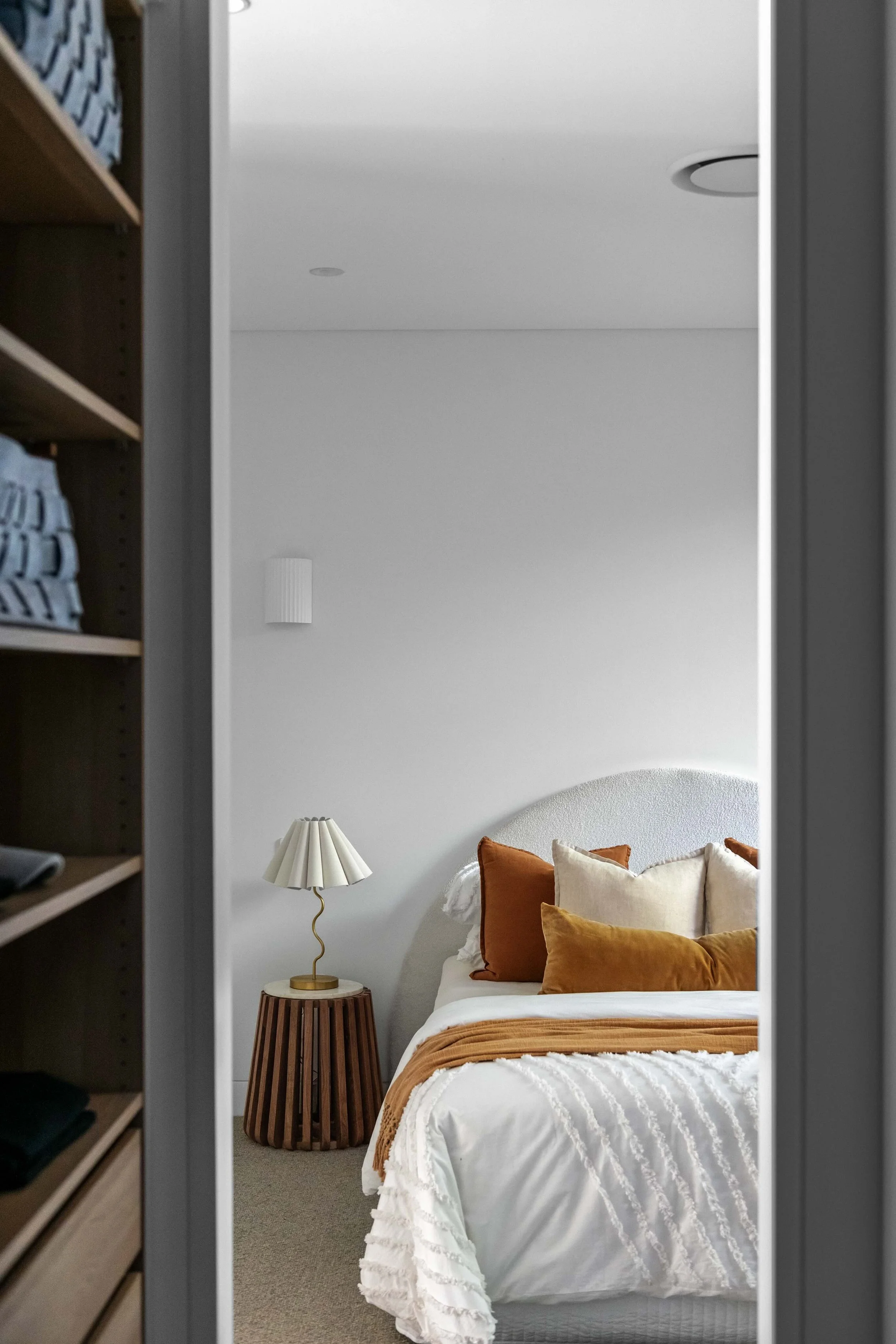 dundas-valley-duplex-interior-master-bedroom-mont-architects.jpeg