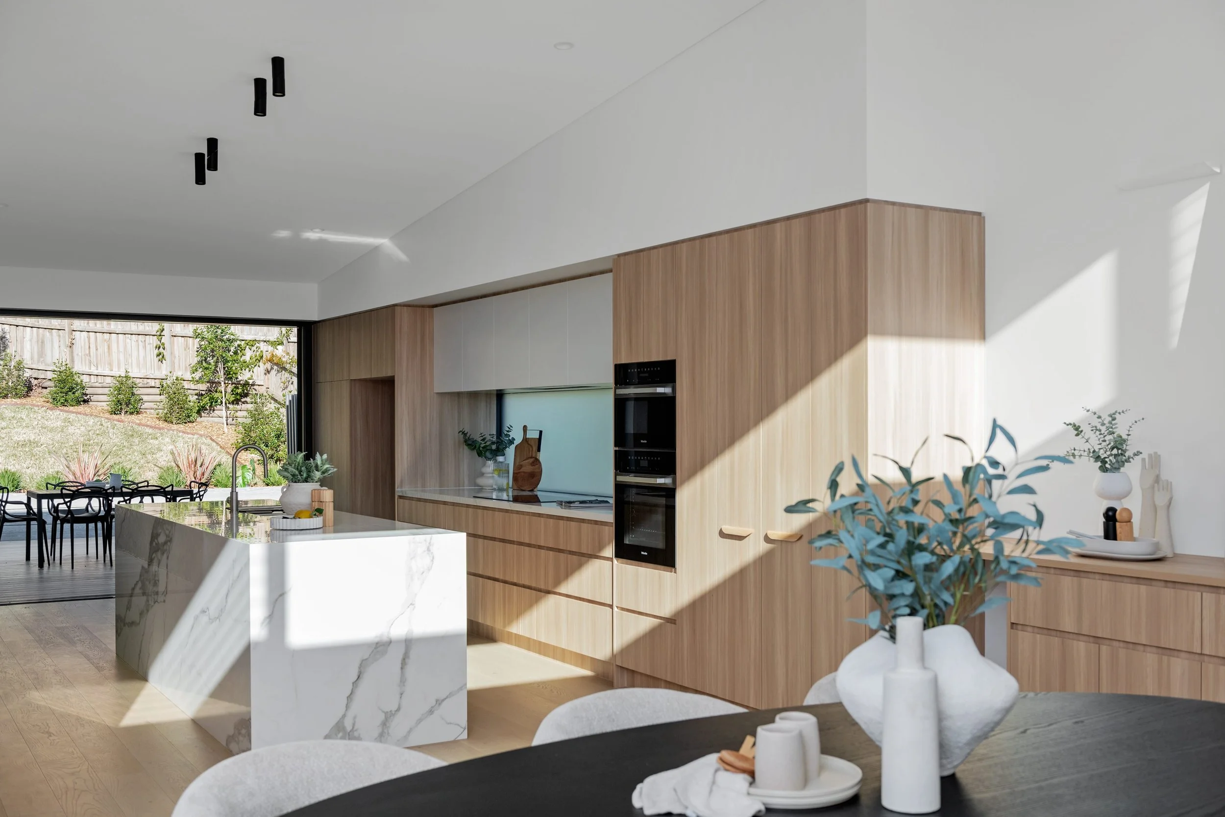dundas-valley-duplex-interior-kitchen-terrace-mont-architects.jpeg