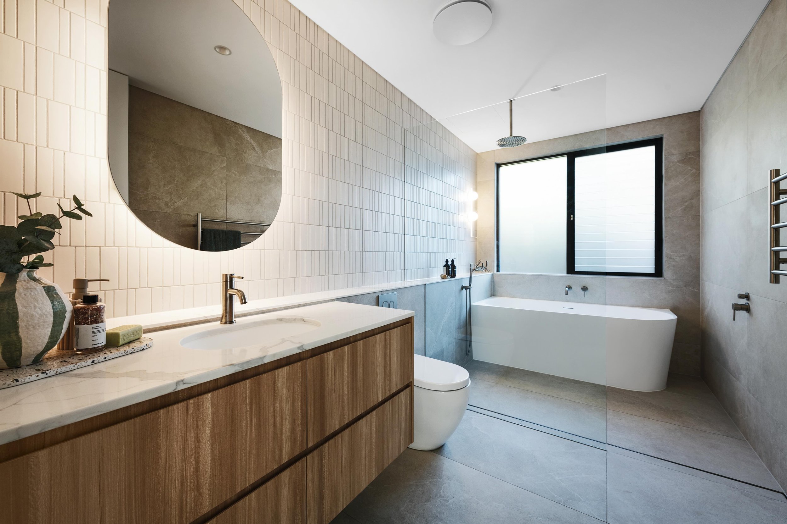 dundas-valley-duplex-interior-bath-mont-architects.jpeg