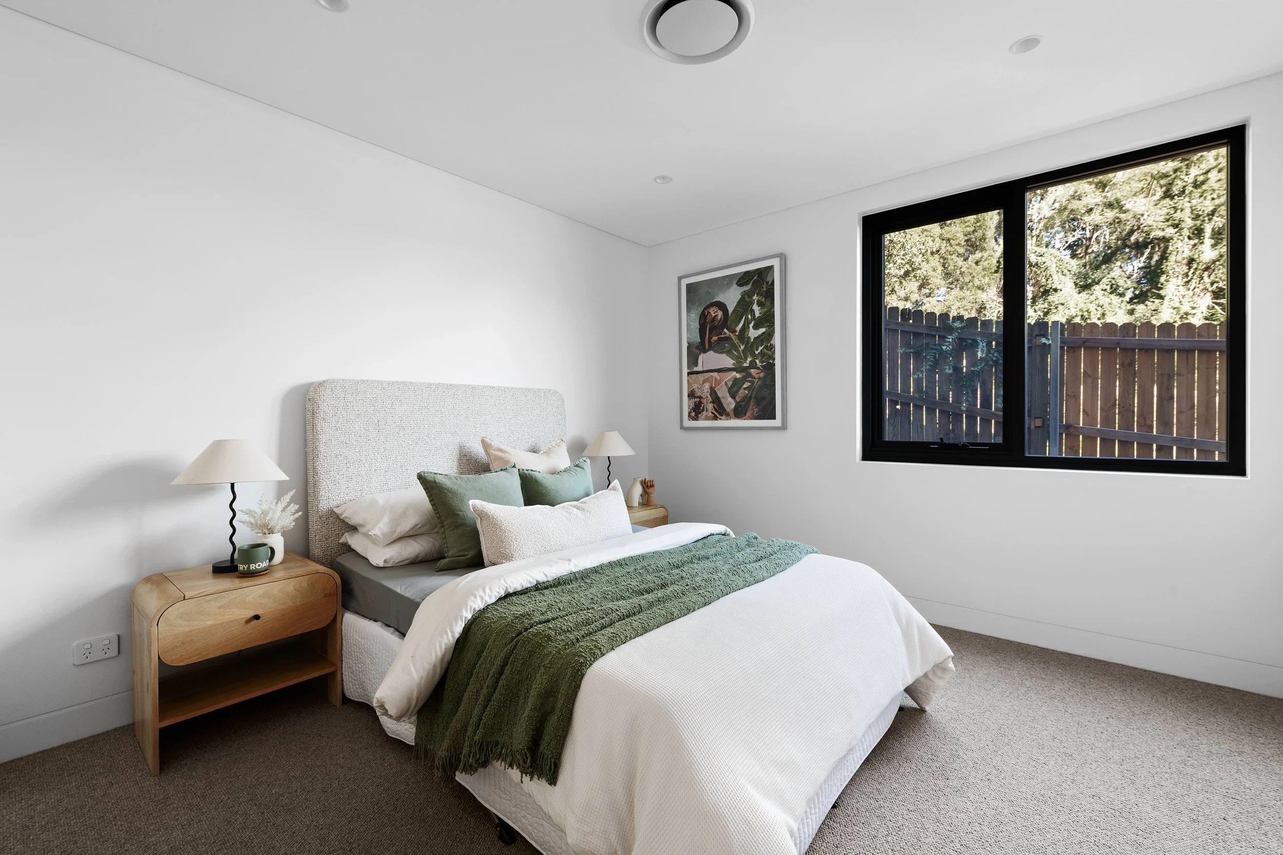 dundas-valley-duplex-interior-bed2-mont-architects.jpeg