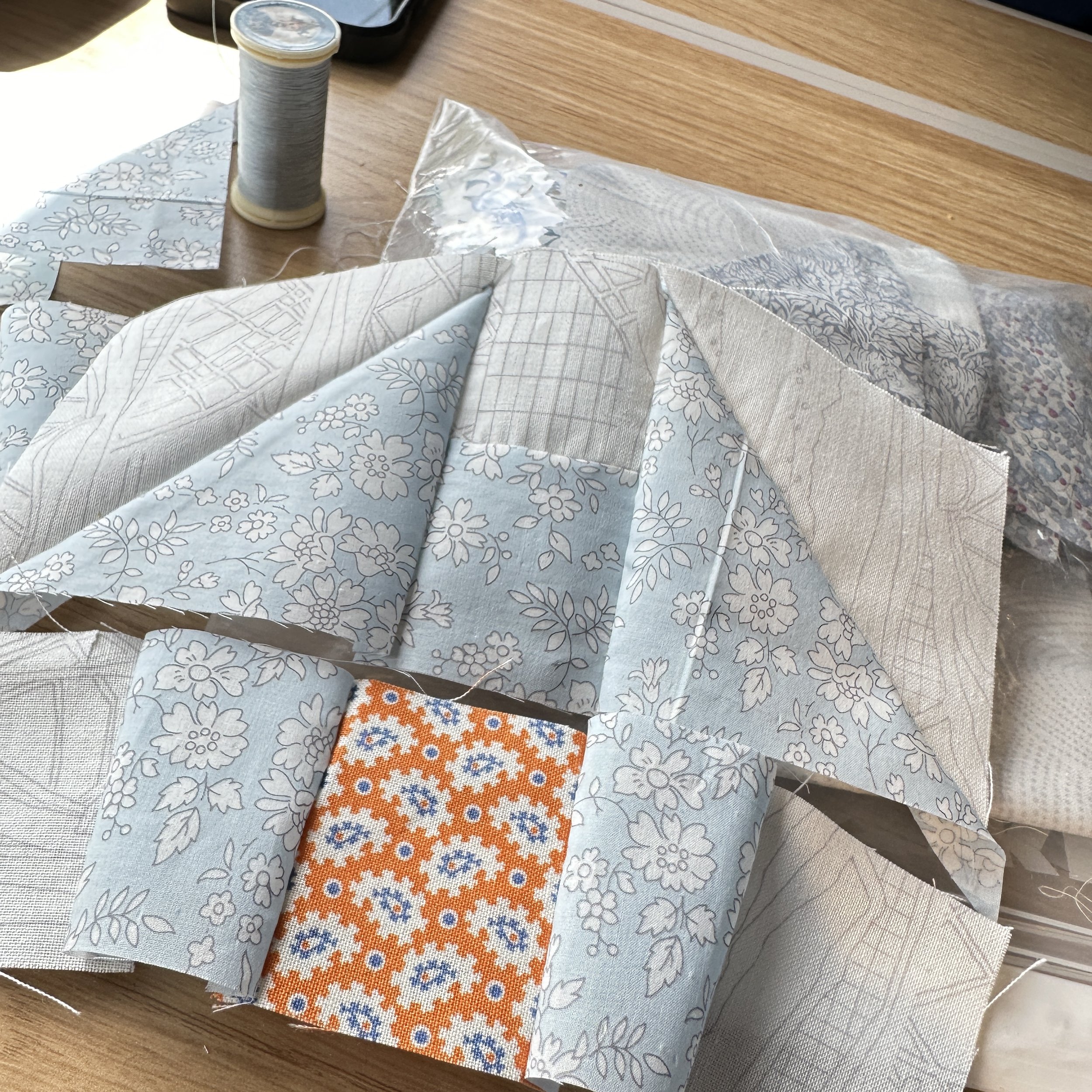 Mel Storey Patchwork_train sewing in france'24.jpeg