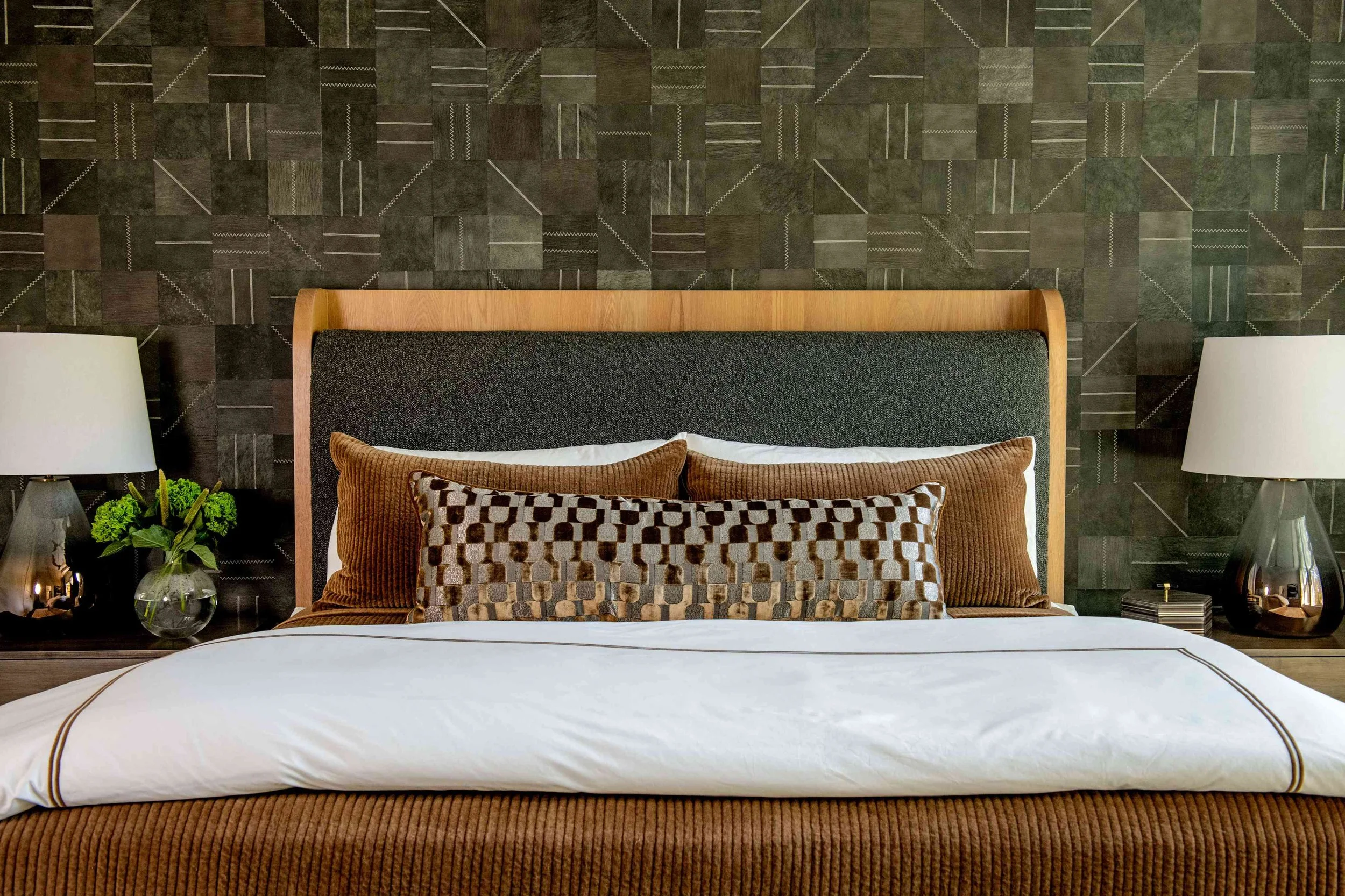 minhnuyet-hardy-dunwoody-row-house-green-bedroom-headboard.jpg