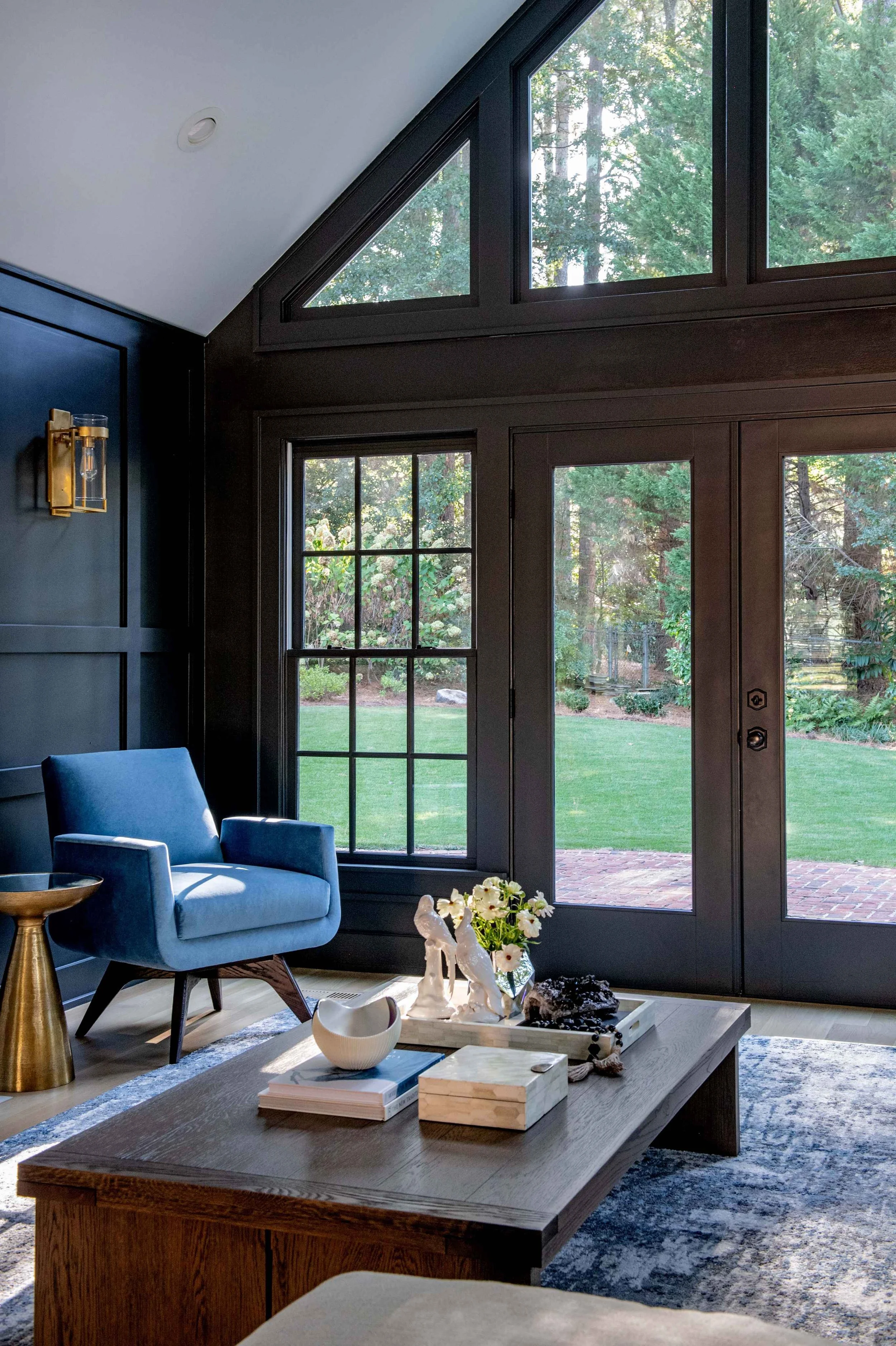 minhnuyet-hardy-refined-decatur-residence-living-room-garden-views.jpg