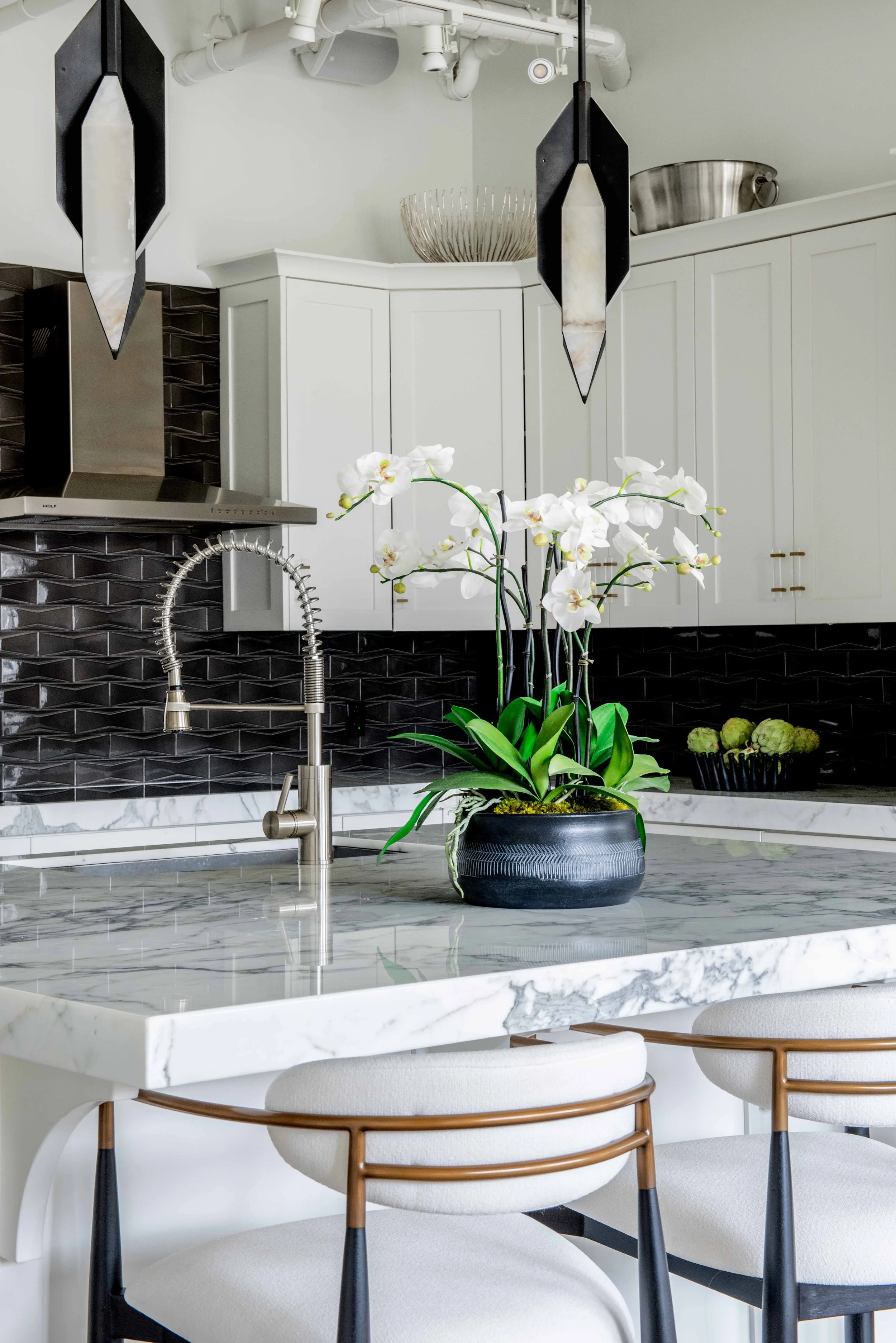 minhnuyet-hardy-contemporary-condo-interior-design-18.jpg