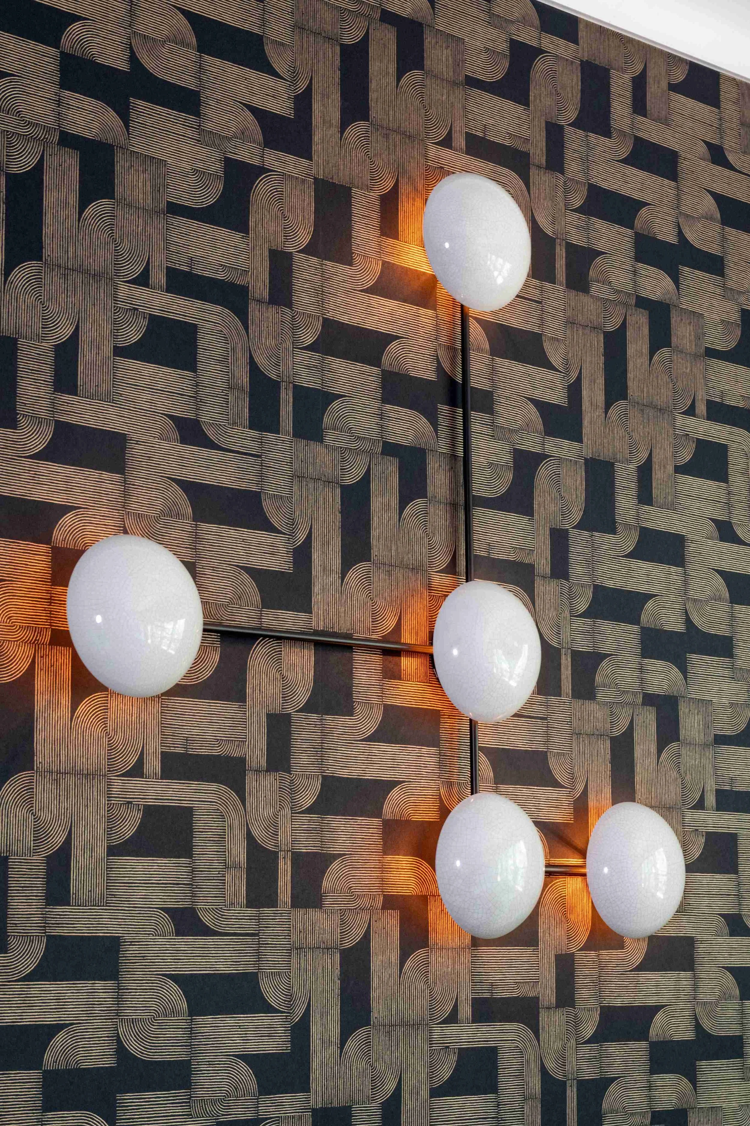 minhnuyet-hardy-dunwoody-row-house-dining-room-lighting.jpg