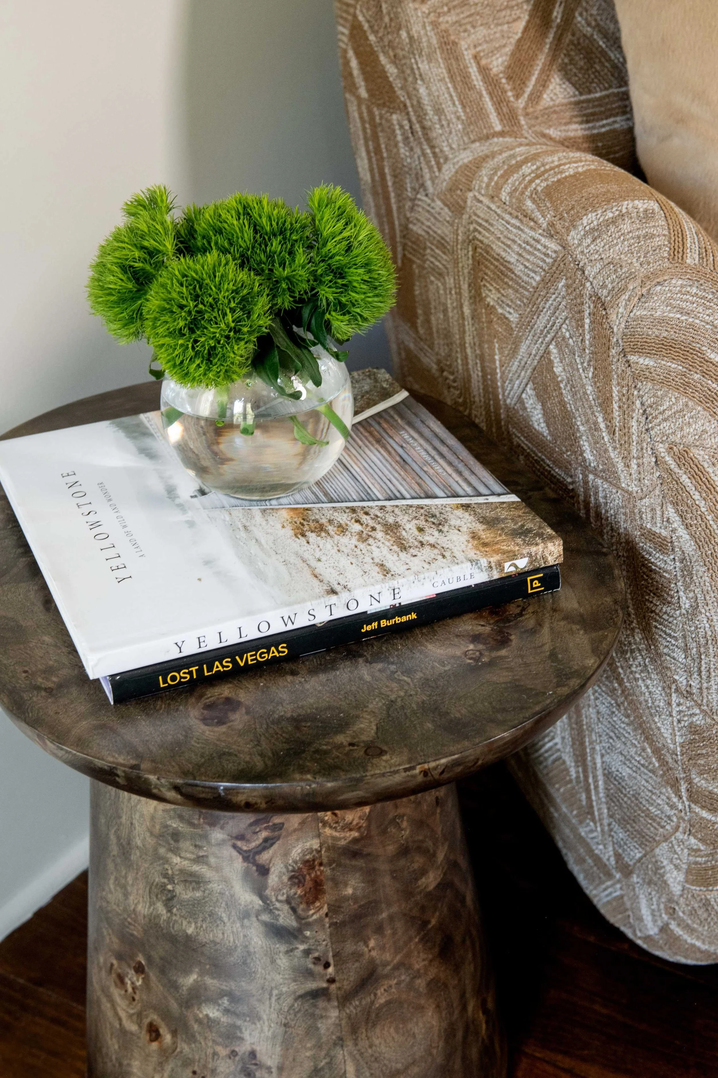 minhnuyet-hardy-dunwoody-row-house-side-table-book-detail.jpg
