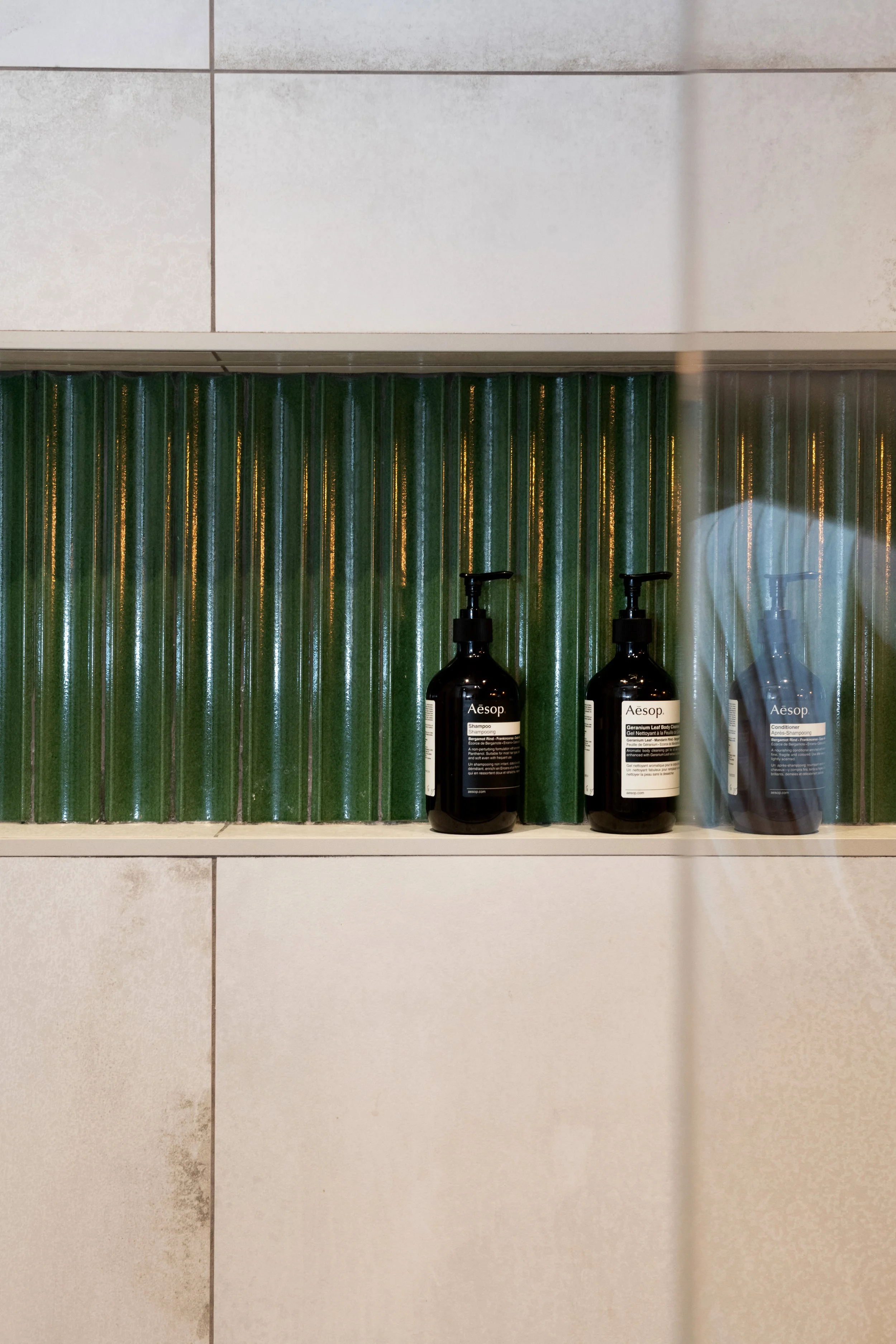 minhnuyet_hardy_brookwood_shower_detail.jpg