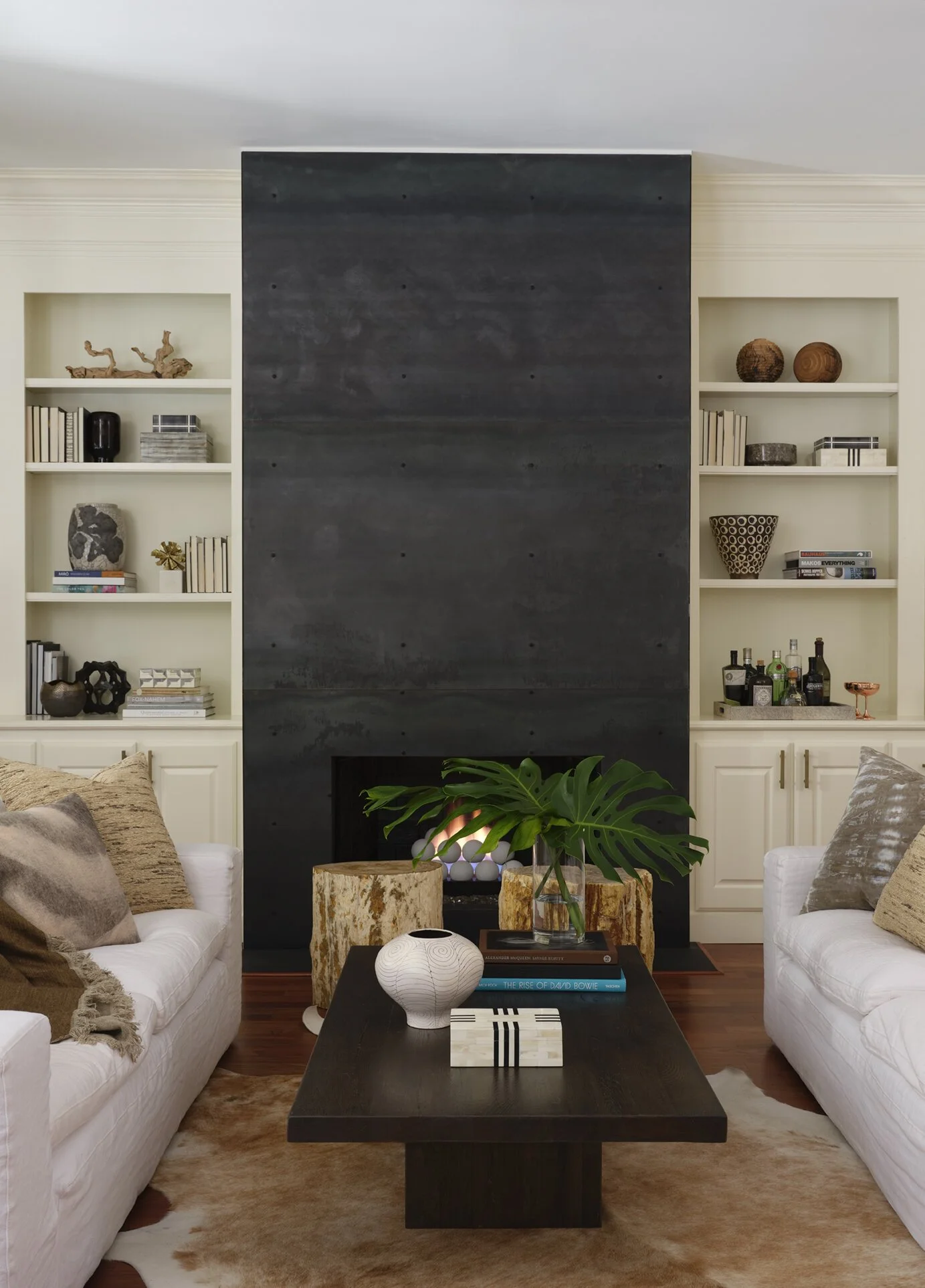 Minhnuyet Hardy - Modern Mediterranean - Fireplace