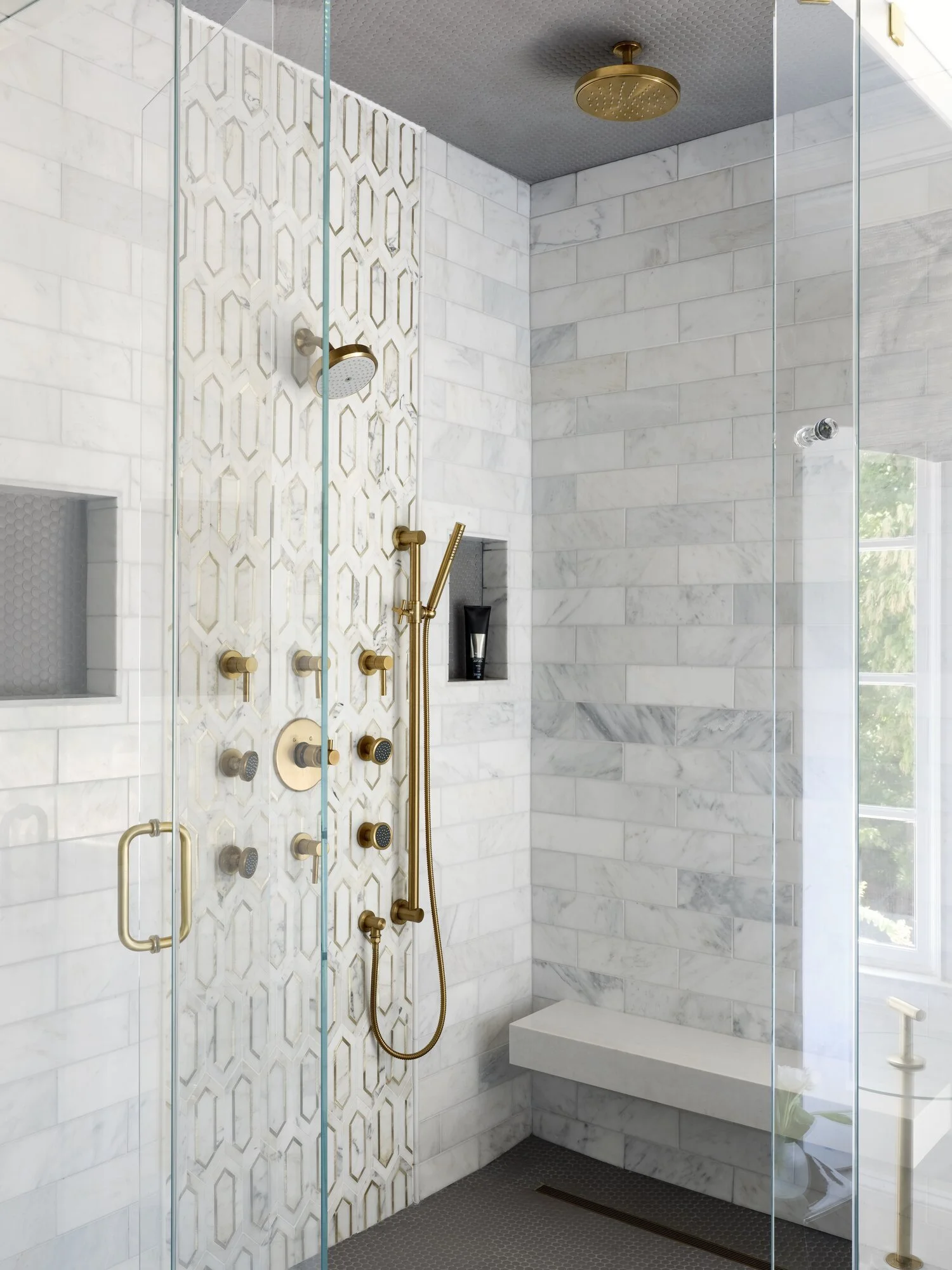 Minhnuyet Hardy - Edgy Estate Makeover - Shower