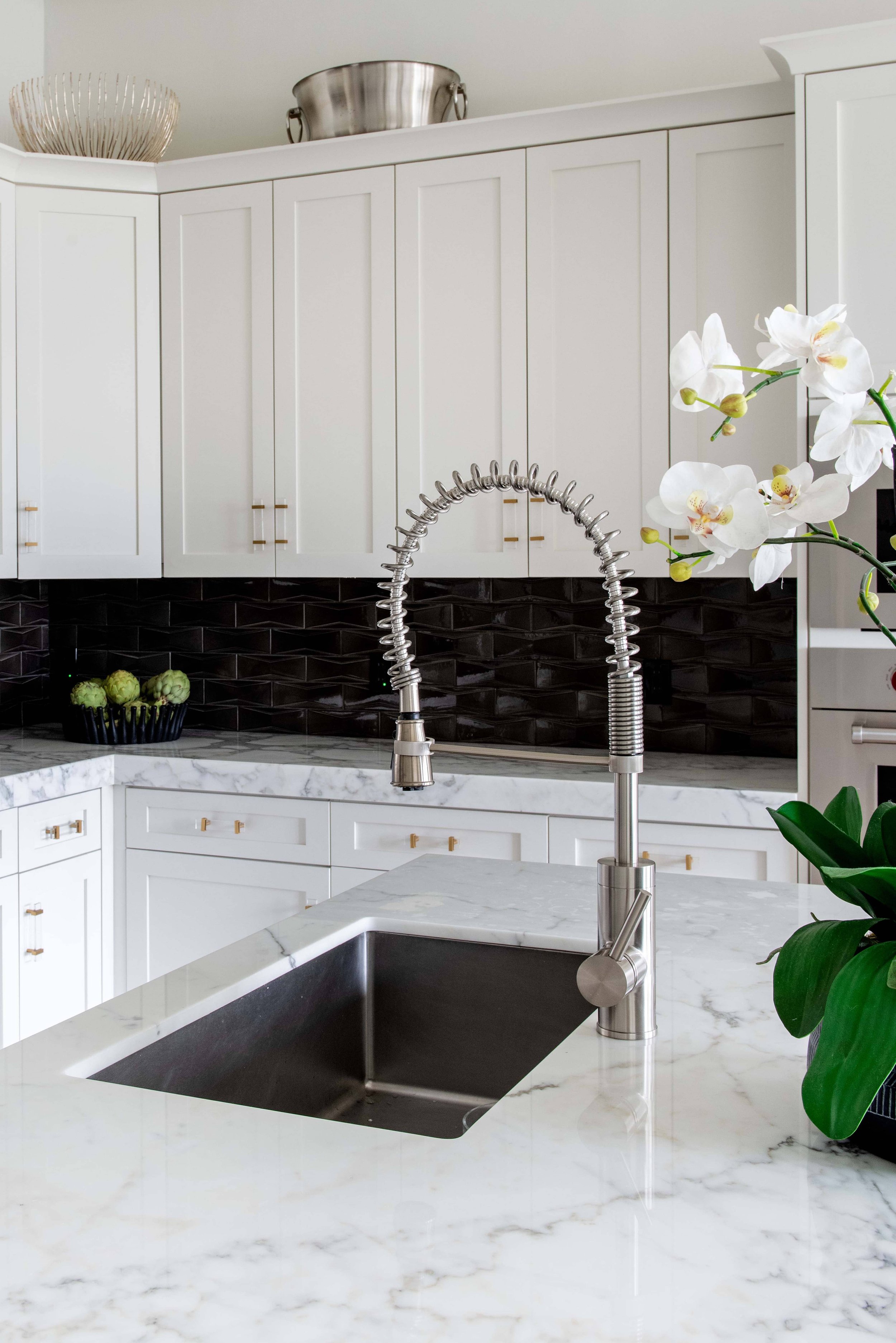 minhnuyet-hardy-contemporary-condo-interior-design-16.jpg
