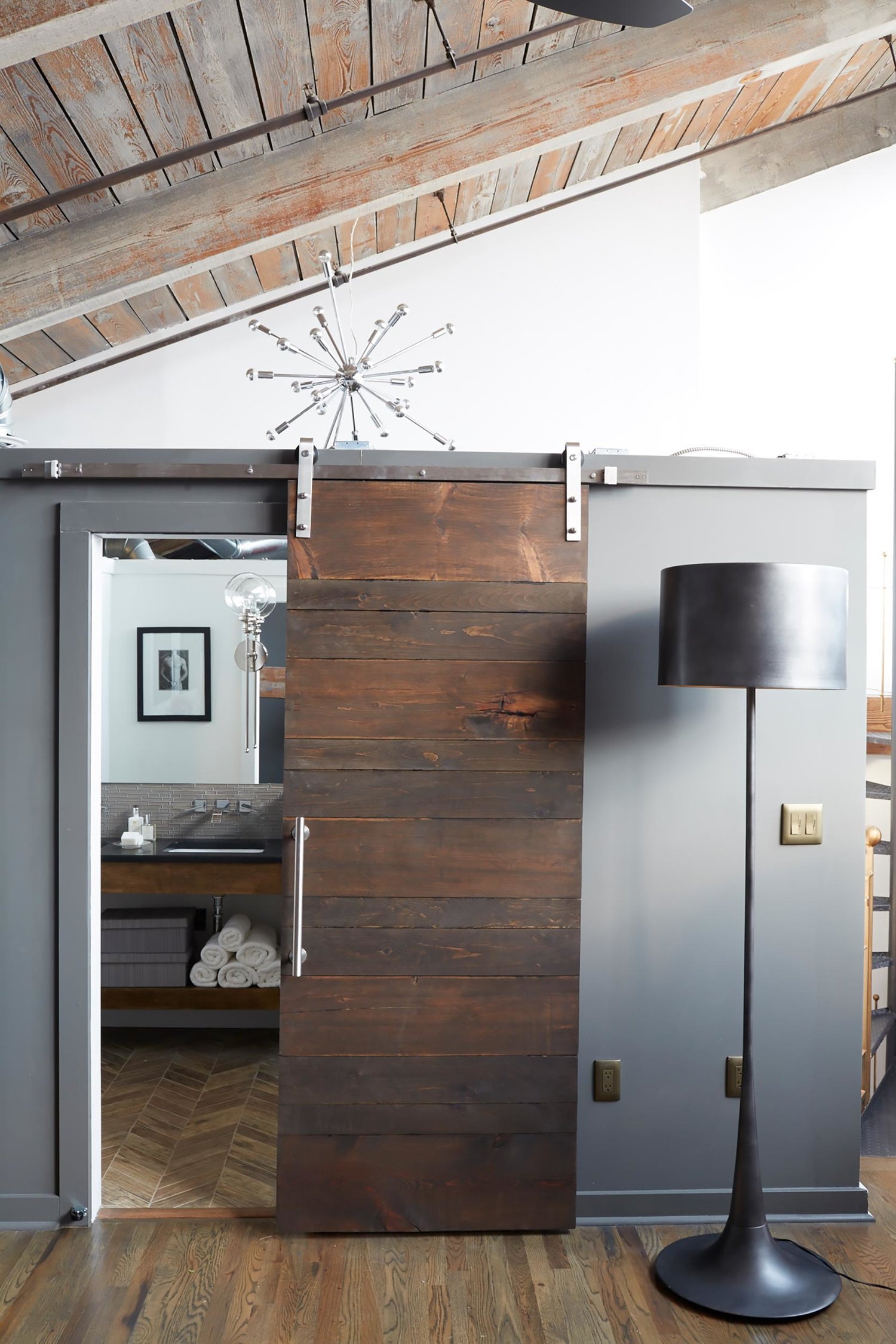 Minhnuyet Hardy - Contemporary Cool Loft