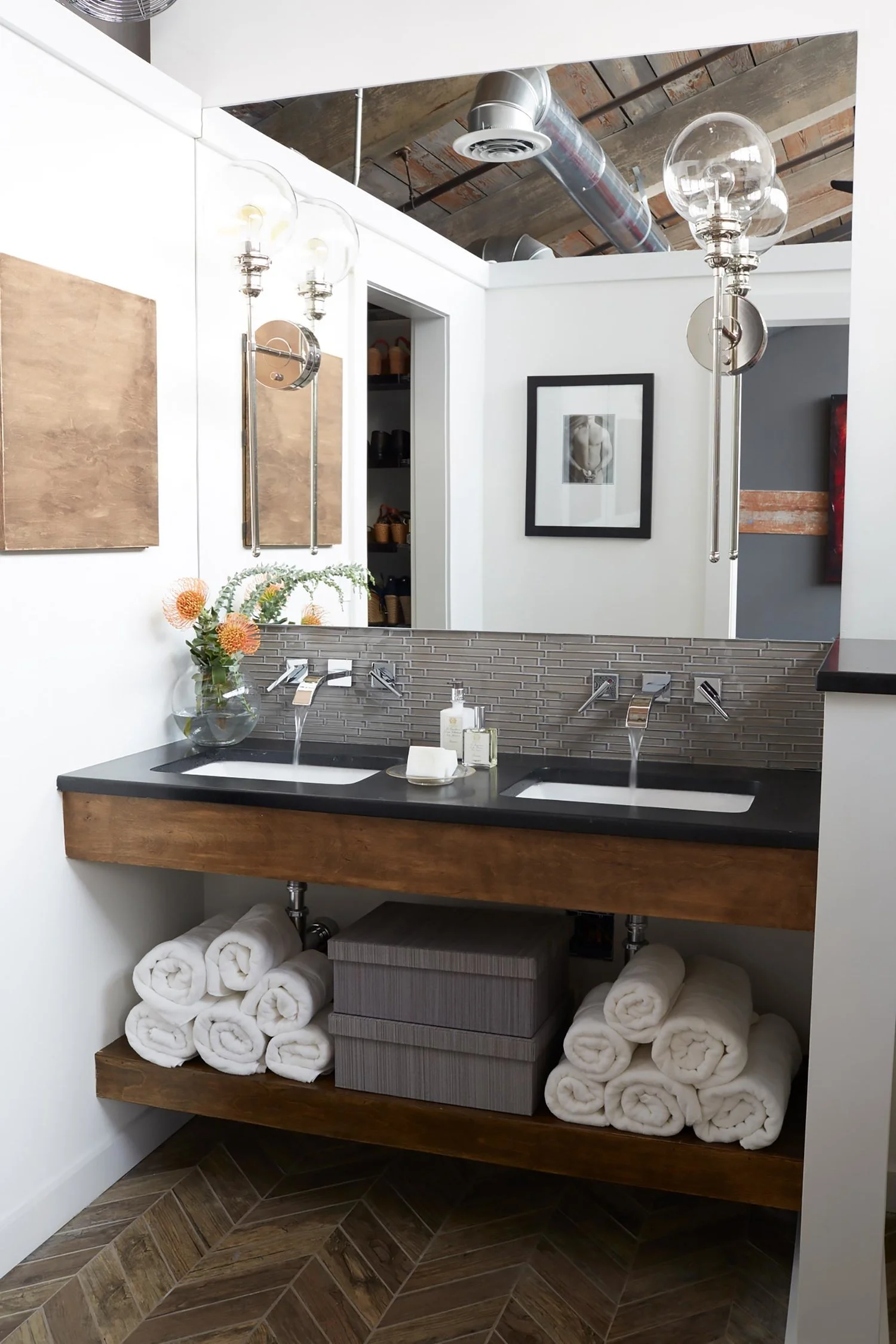 Minhnuyet Hardy - Contemporary Cool Loft - Bathroom