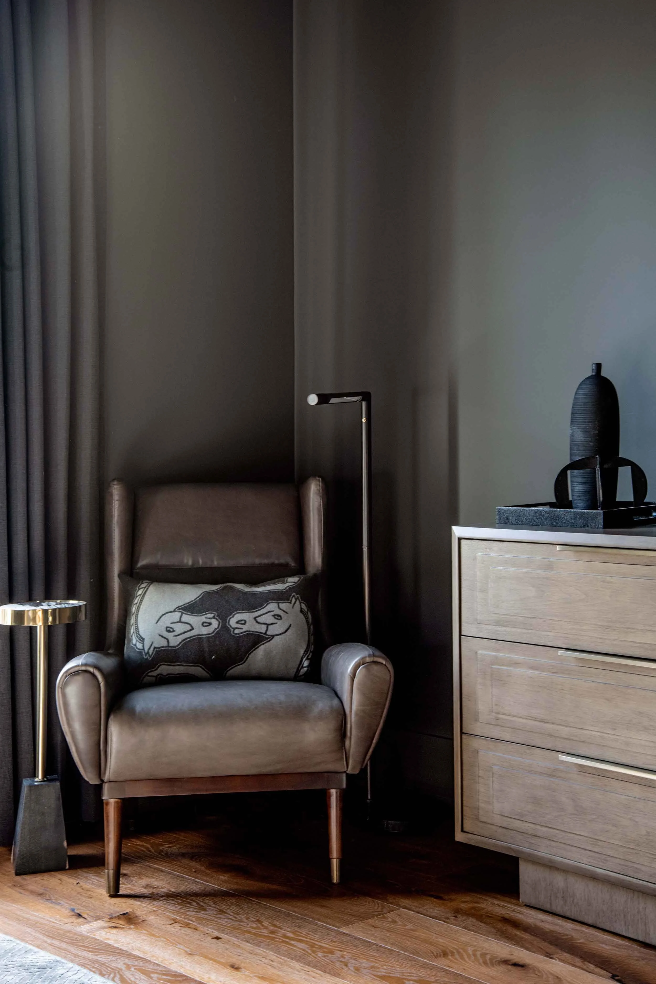 minhnuyet-hardy-modern-masculine-manor-corner-19.jpg