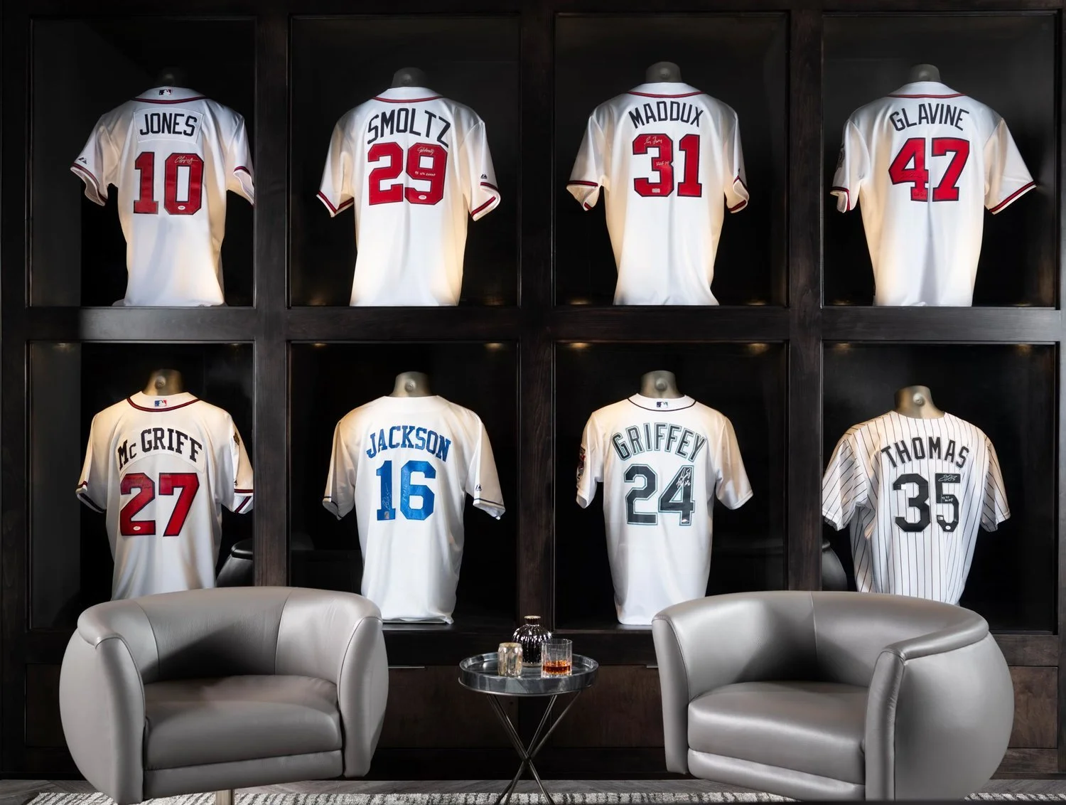 Minhnuyet Hardy - Moody Modern Man Cave 