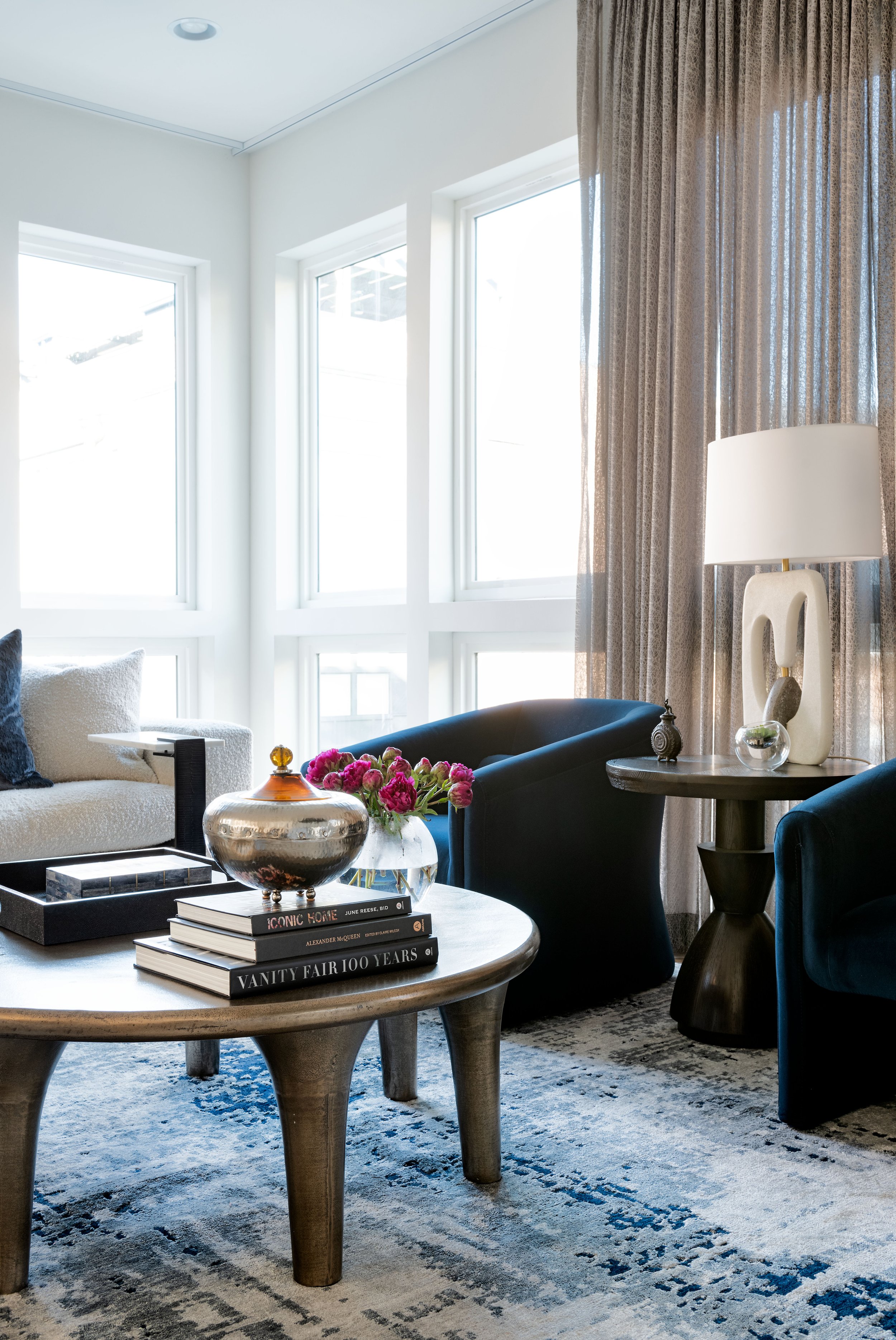 minhnuyet-hardy-sophisticated-row-house-interior-design-06.jpg