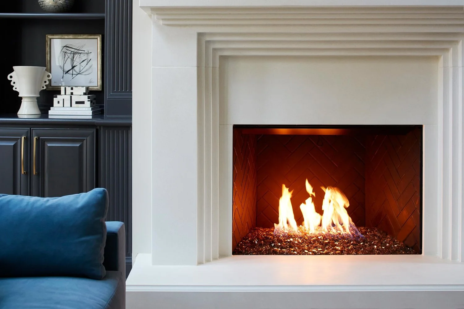 Minhnuyet Hardy - Edgy Estate Makeover - Fireplace