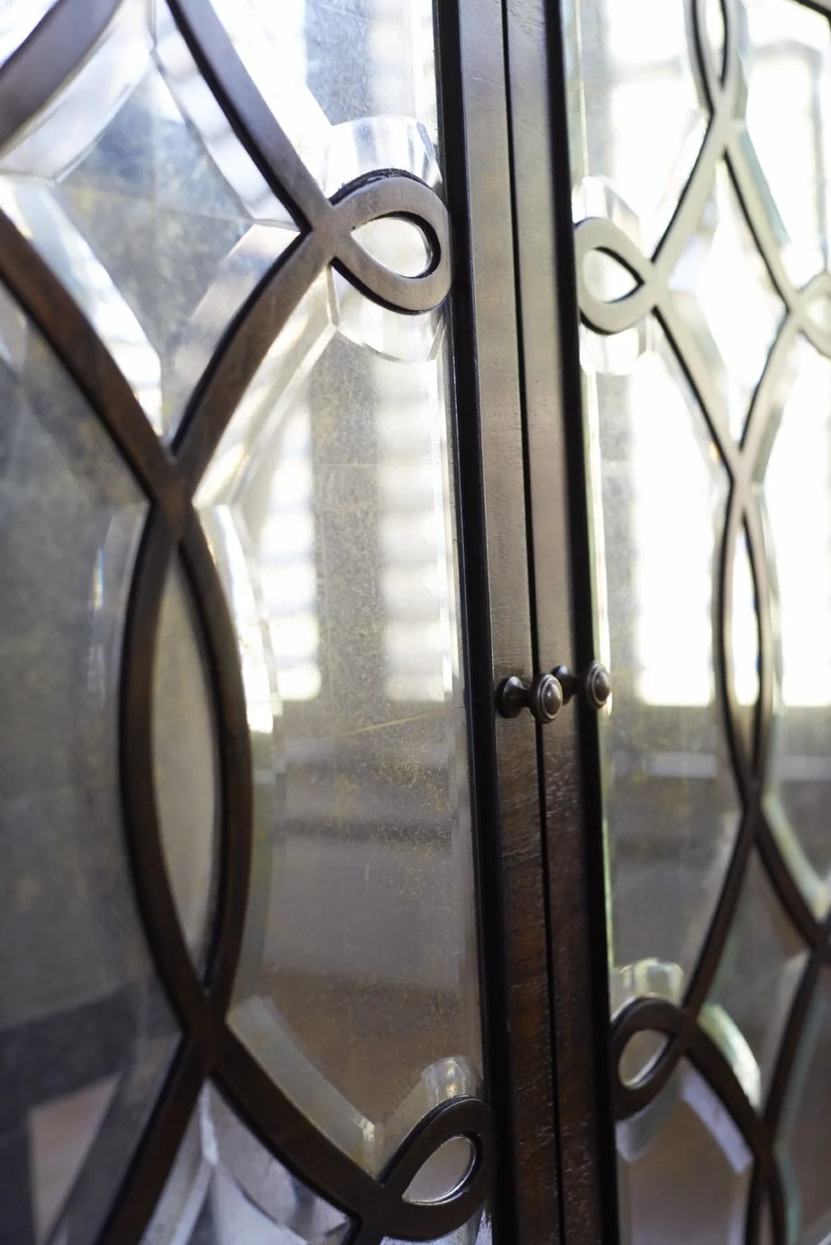 Minhnuyet Hardy - Brookhaven Beauty - Cabinet