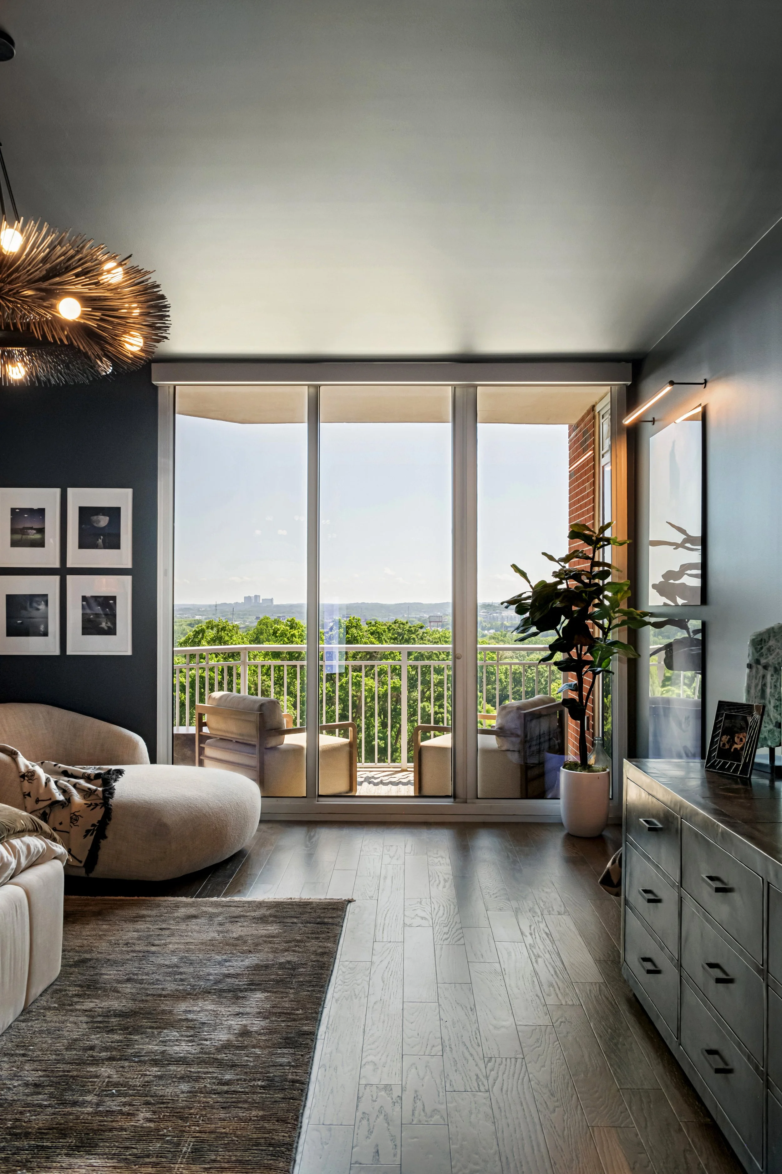 minhnuyet-hardy-mr-brainwash-in-buckhead-terrace-room-14.jpg