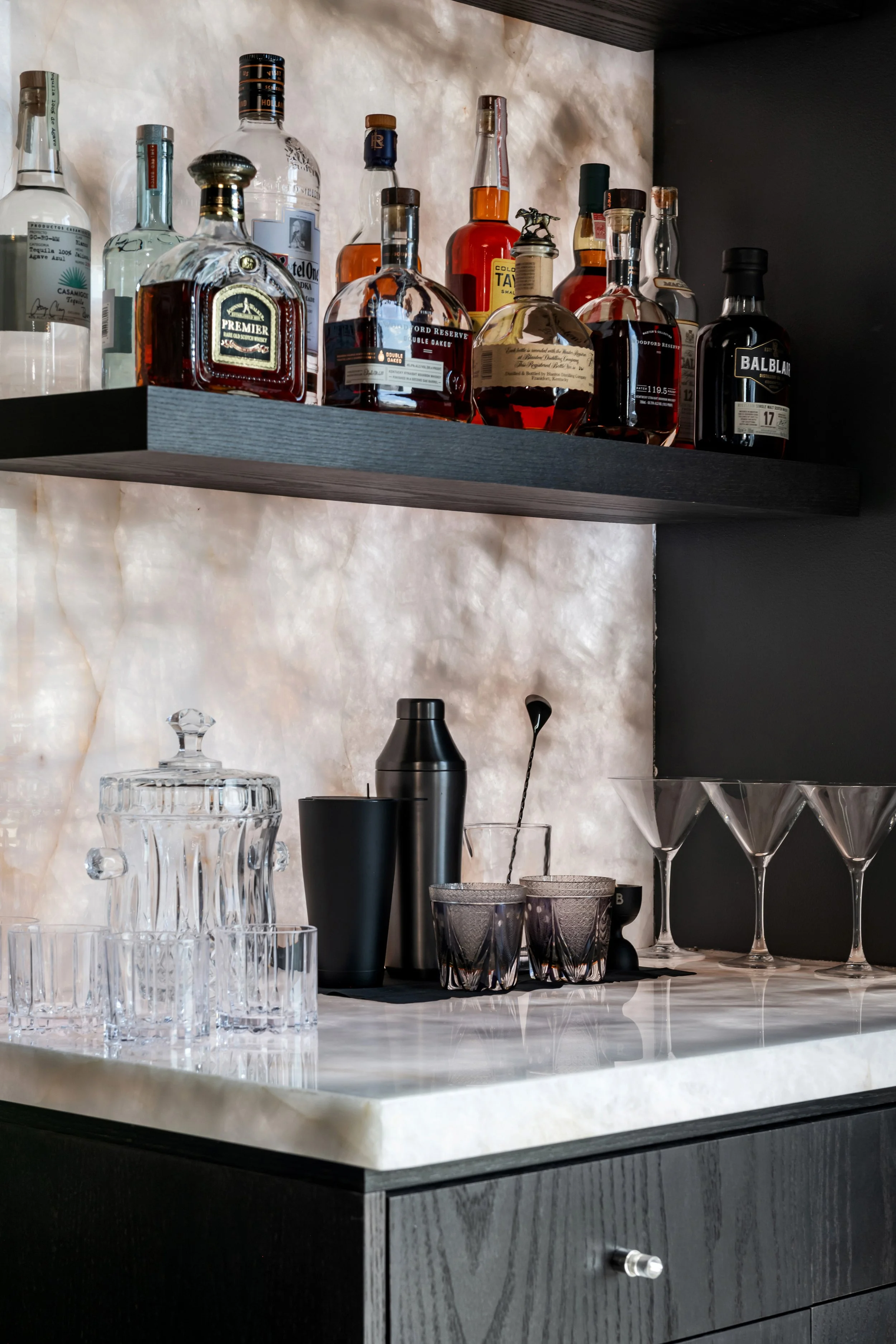 minhnuyet_hardy_brookwood_bar.jpg