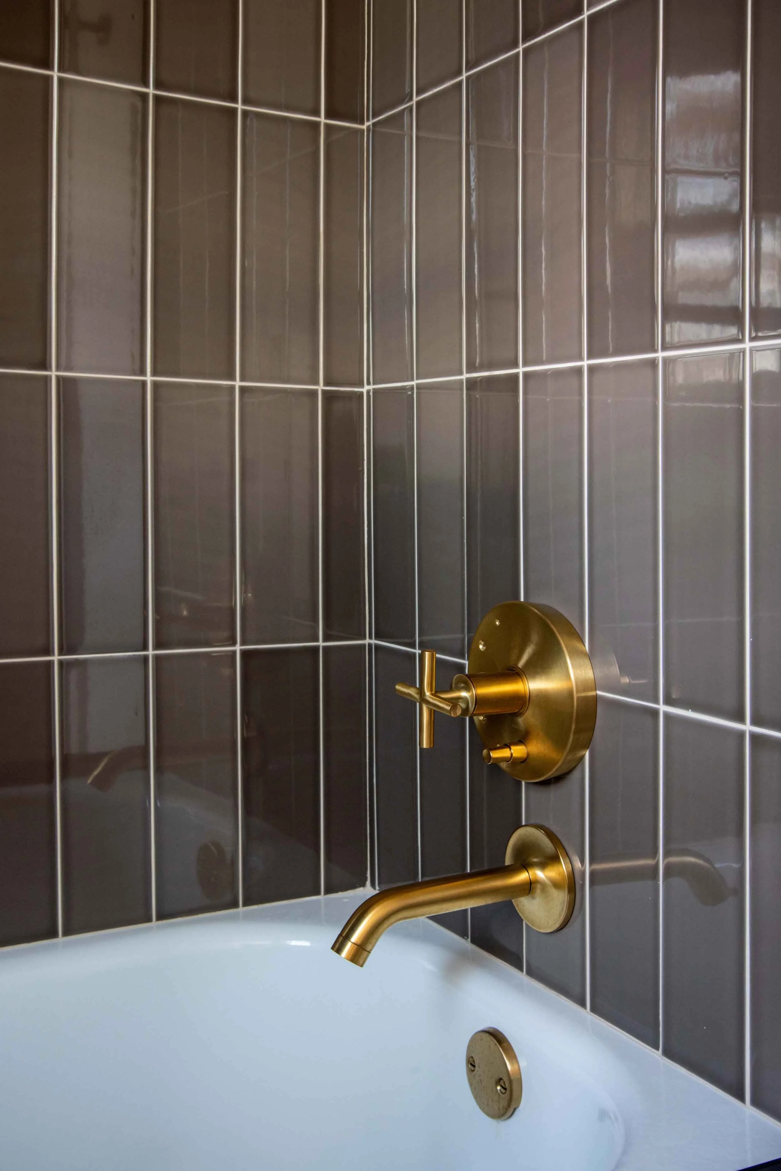 minhnuyet-hardy-modern-masculine-manor-bath-26.jpg