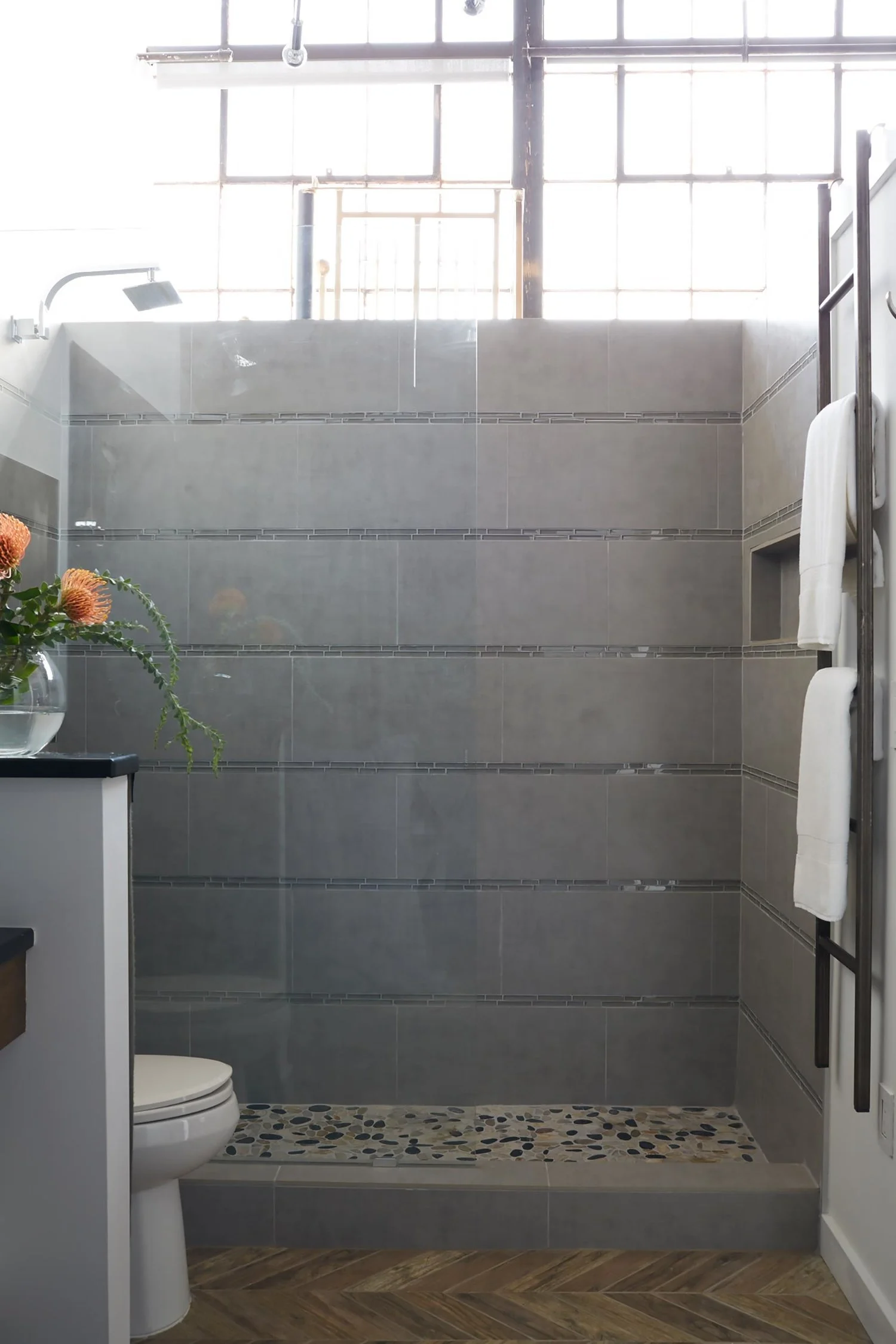 Minhnuyet Hardy - Contemporary Cool Loft - Bathroom