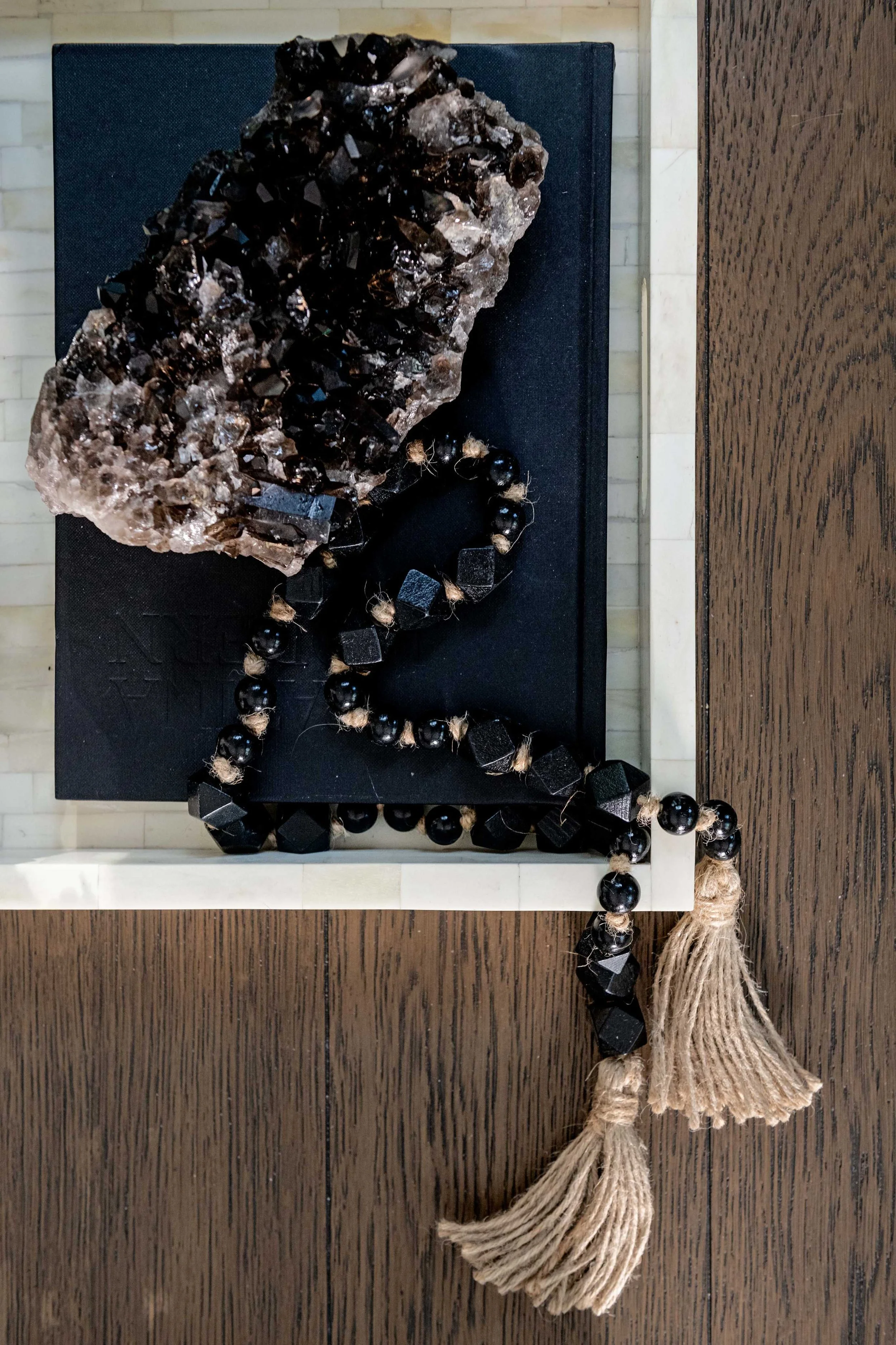 minhnuyet-hardy-refined-decatur-residence-console-art-detail.jpg
