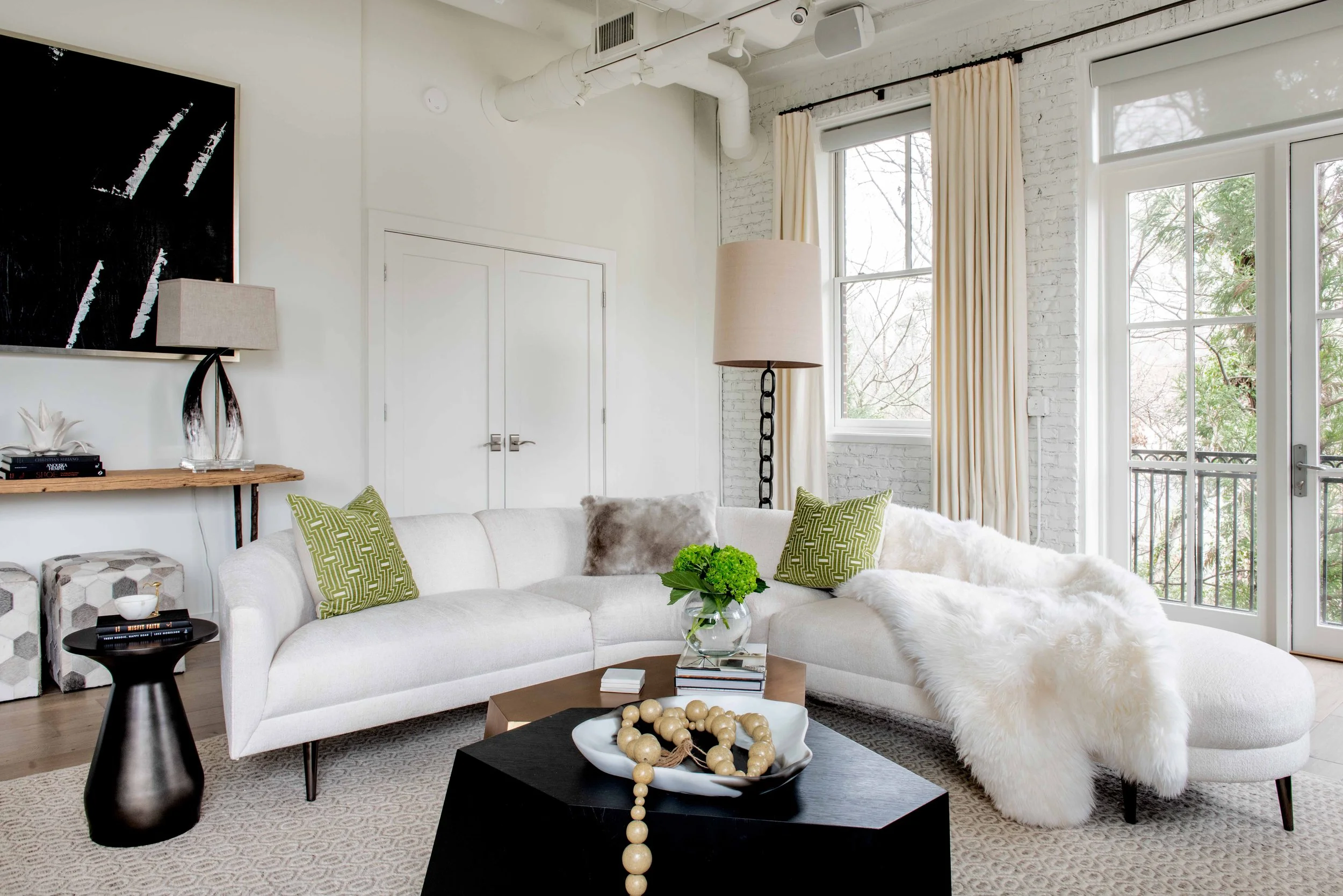 minhnuyet-hardy-contemporary-condo-interior-design-02.jpg