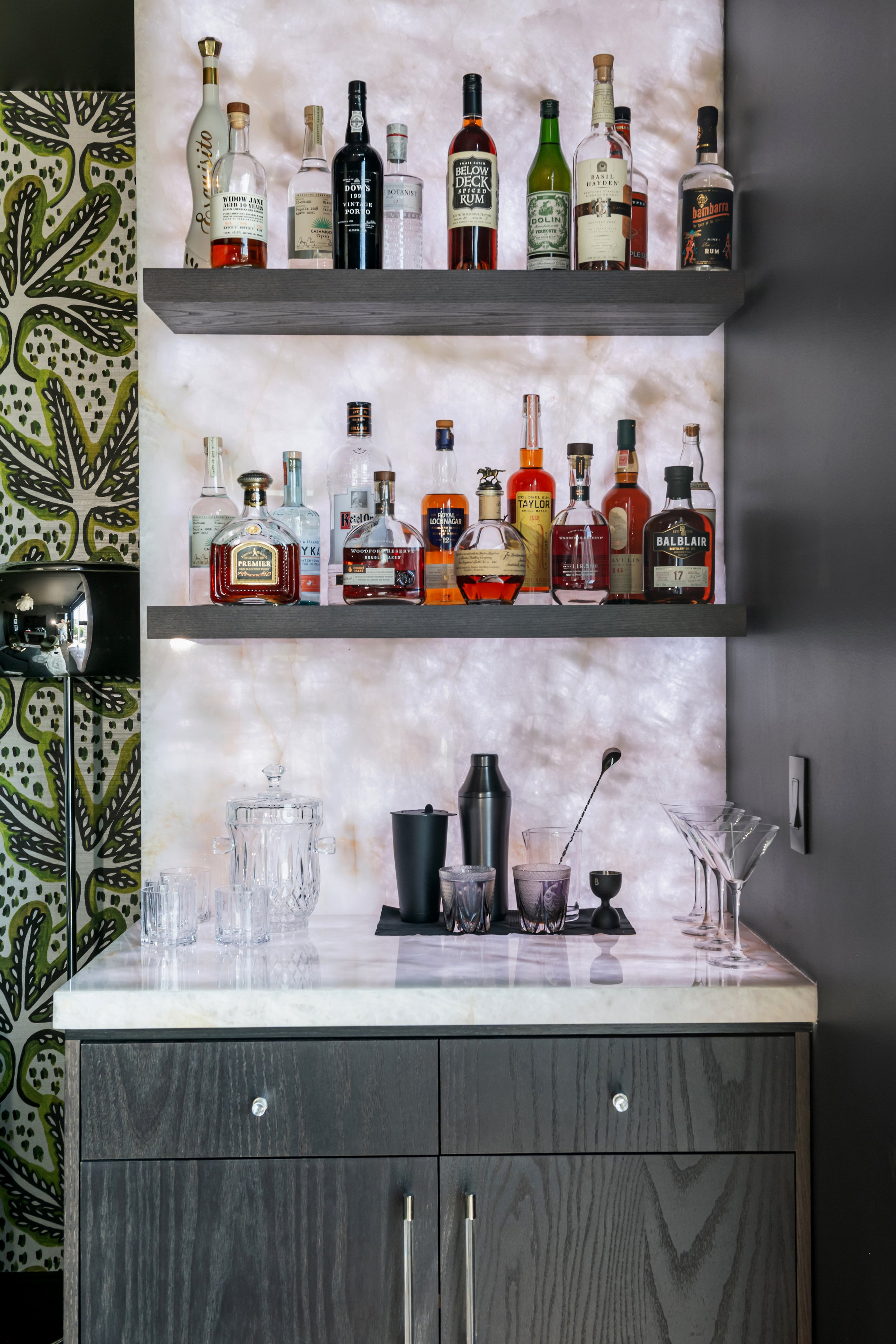 minhnuyet_hardy_brookwood_bar_straight.jpg