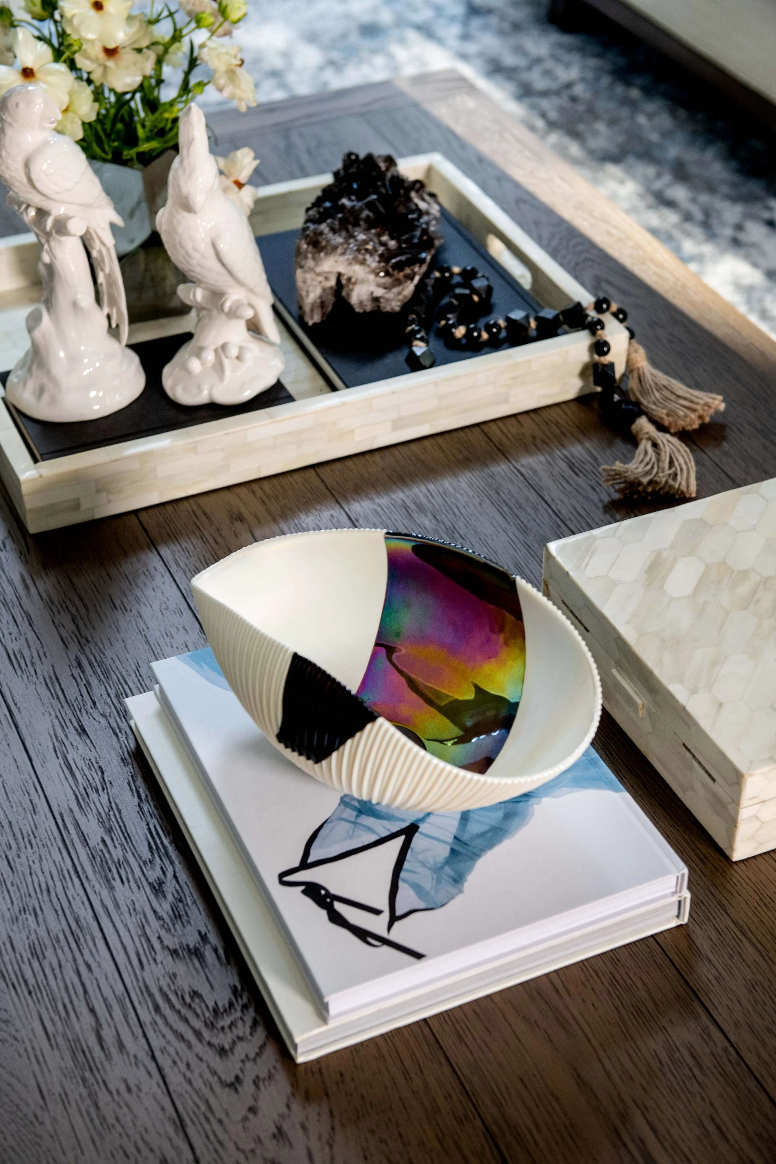 minhnuyet-hardy-refined-decatur-residence-coffee-table-styling.jpg