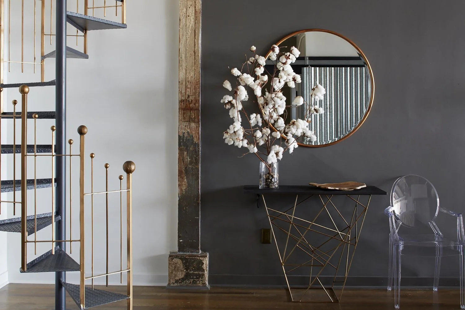 Minhnuyet Hardy - Contemporary Cool Loft - Staircase