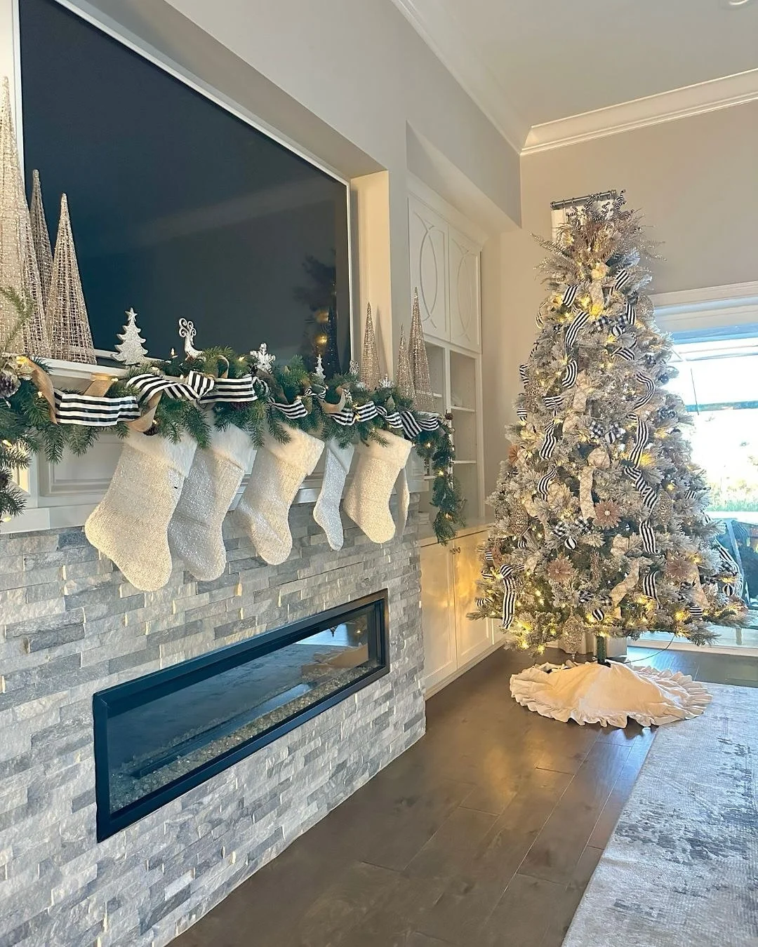 Christmas is our favorite season; there&rsquo;s something magical about transforming your home for the holidays! 🎄✨ And when it&rsquo;s time to take it all down, we&rsquo;re here to pack and organize everything so you can welcome the new year stress