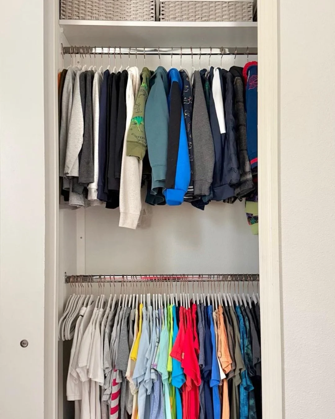 Giving your son the tools to organize his space helps him take ownership of his belongings and routines. Simple systems can create confidence, independence, and a space he&rsquo;s proud of. 👏👏