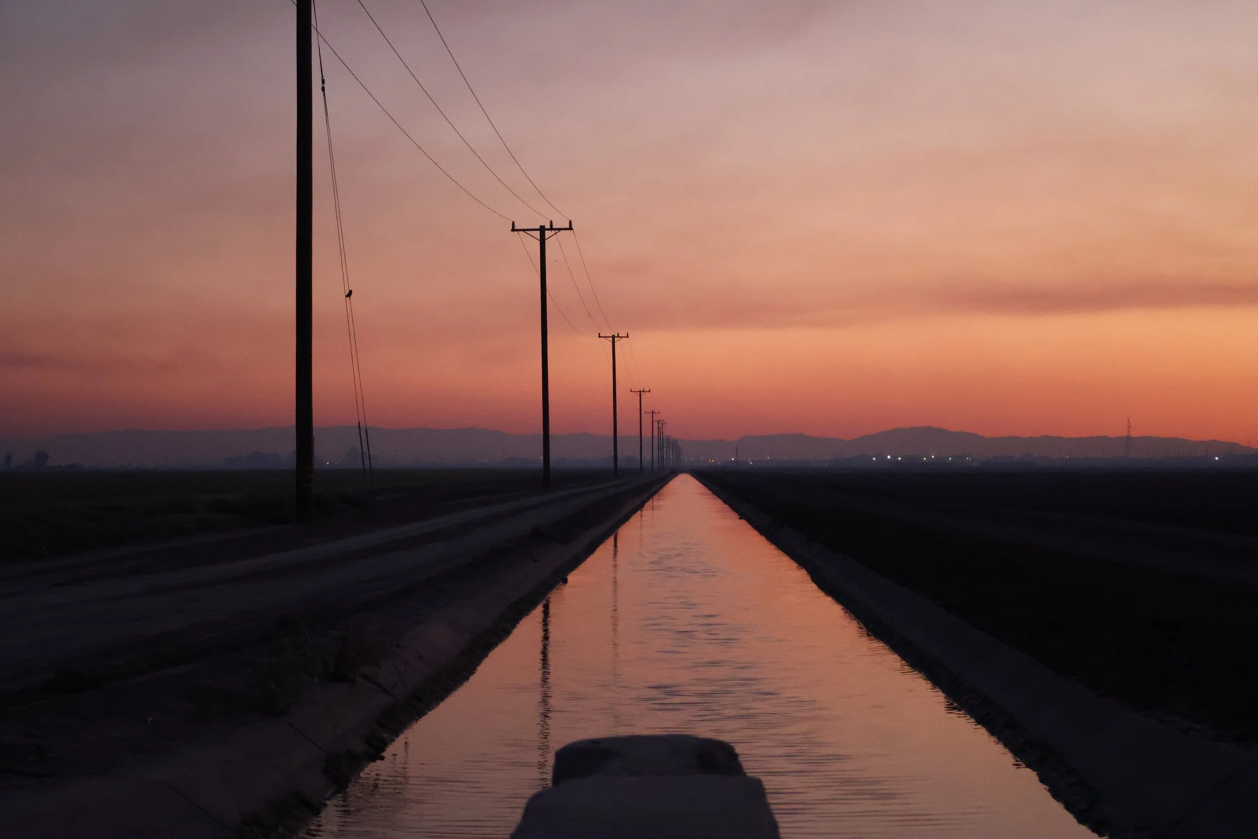 Haze of Smoke Covers Imperial Valley as Wildfire Erupts in Boulder Park