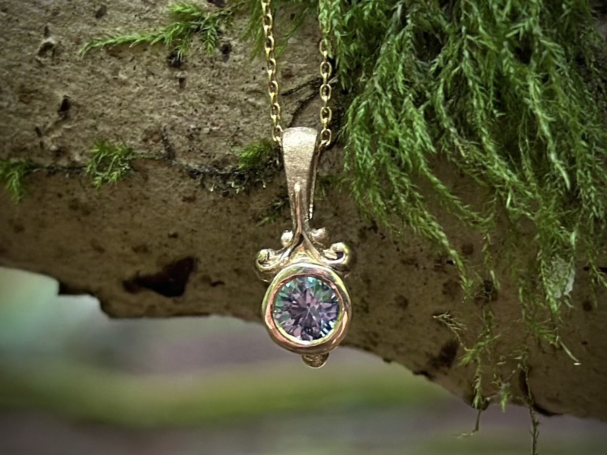Spinel Filigree Pendant.jpg
