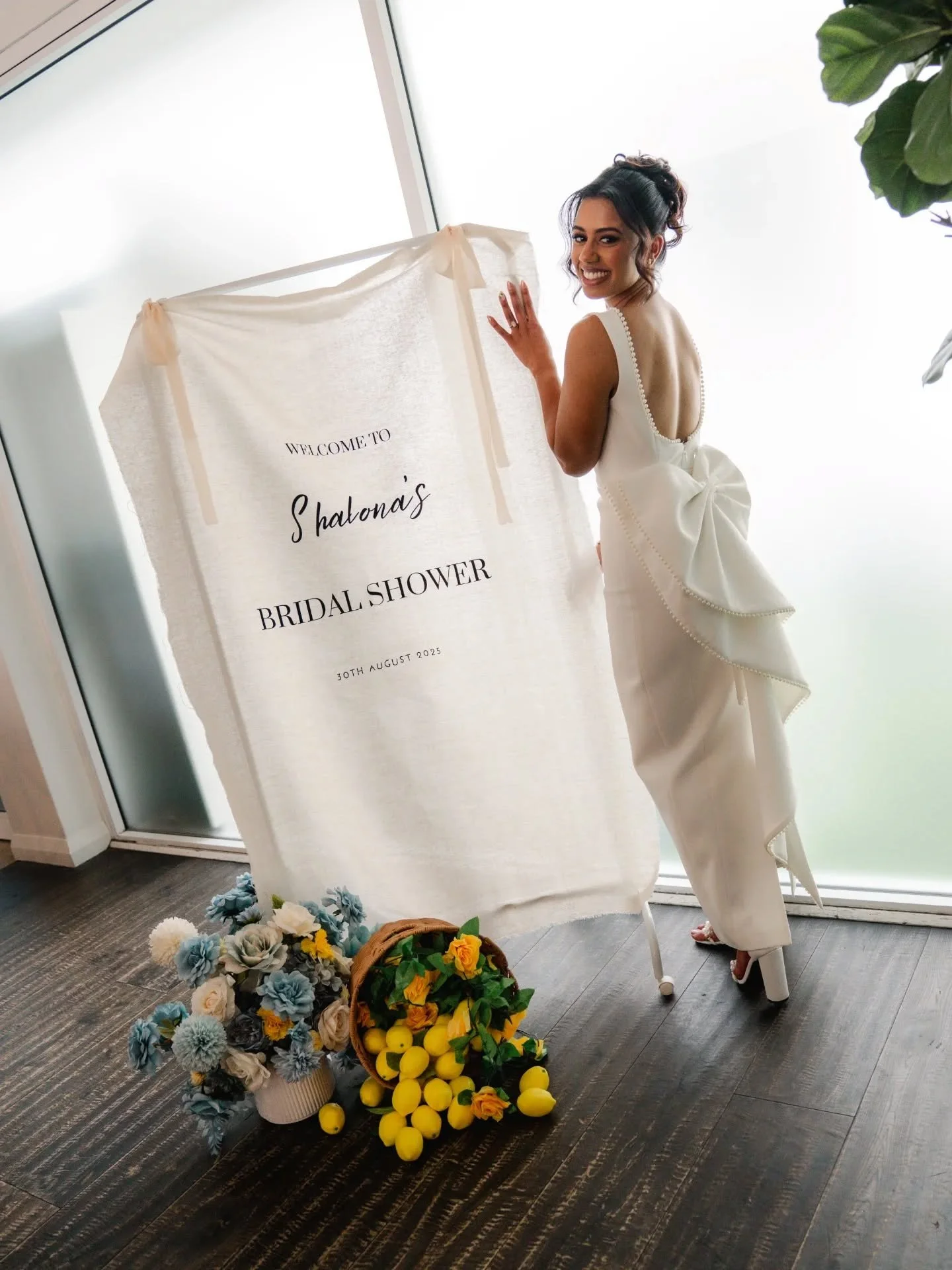 Shalona's Bridal Shower π₯
30th August 2025
Had so much fun capturing @_sgoundar_ bridal shower β¨οΈ Good vibes and great people!! π
Cake: @scrumptious.cakesanddesserts
Venue: @crossroadshotel
Photo: @jordanlolemedia
